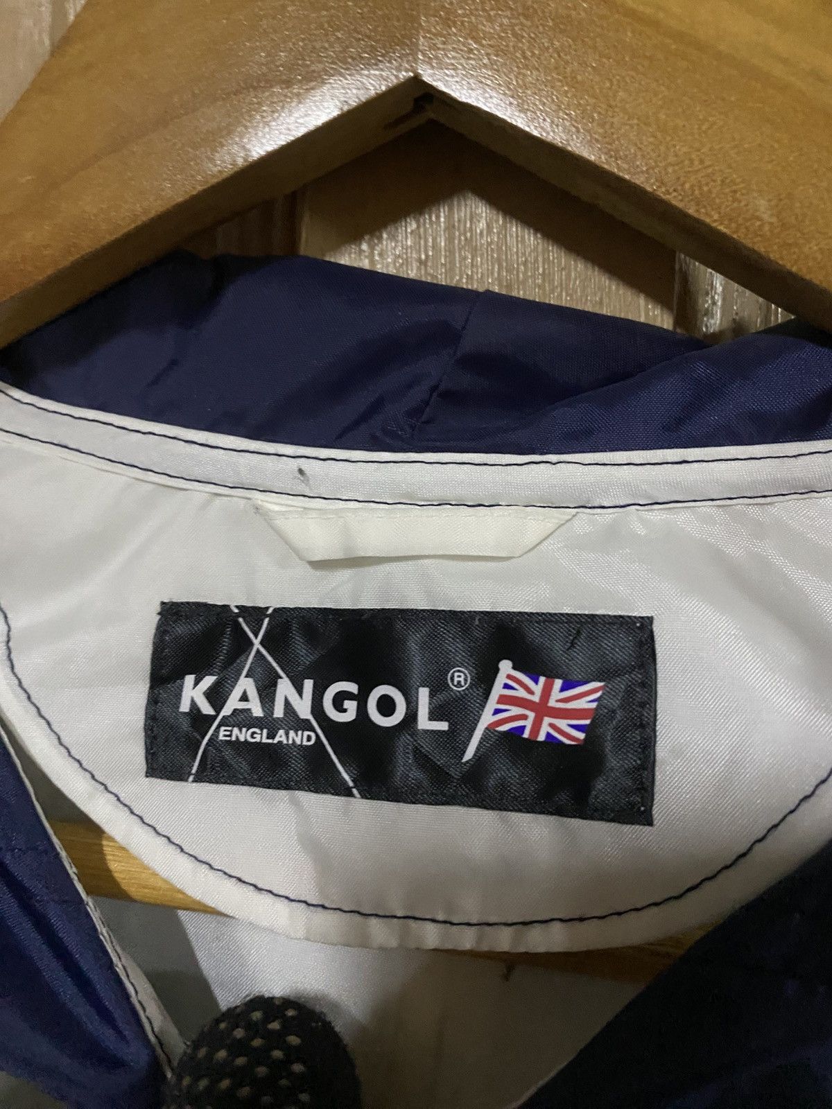 Kangol Vintage Kangol England White Hooded Long Coat Rain Jacket Size US L / EU 52-54 / 3 - 9 Thumbnail