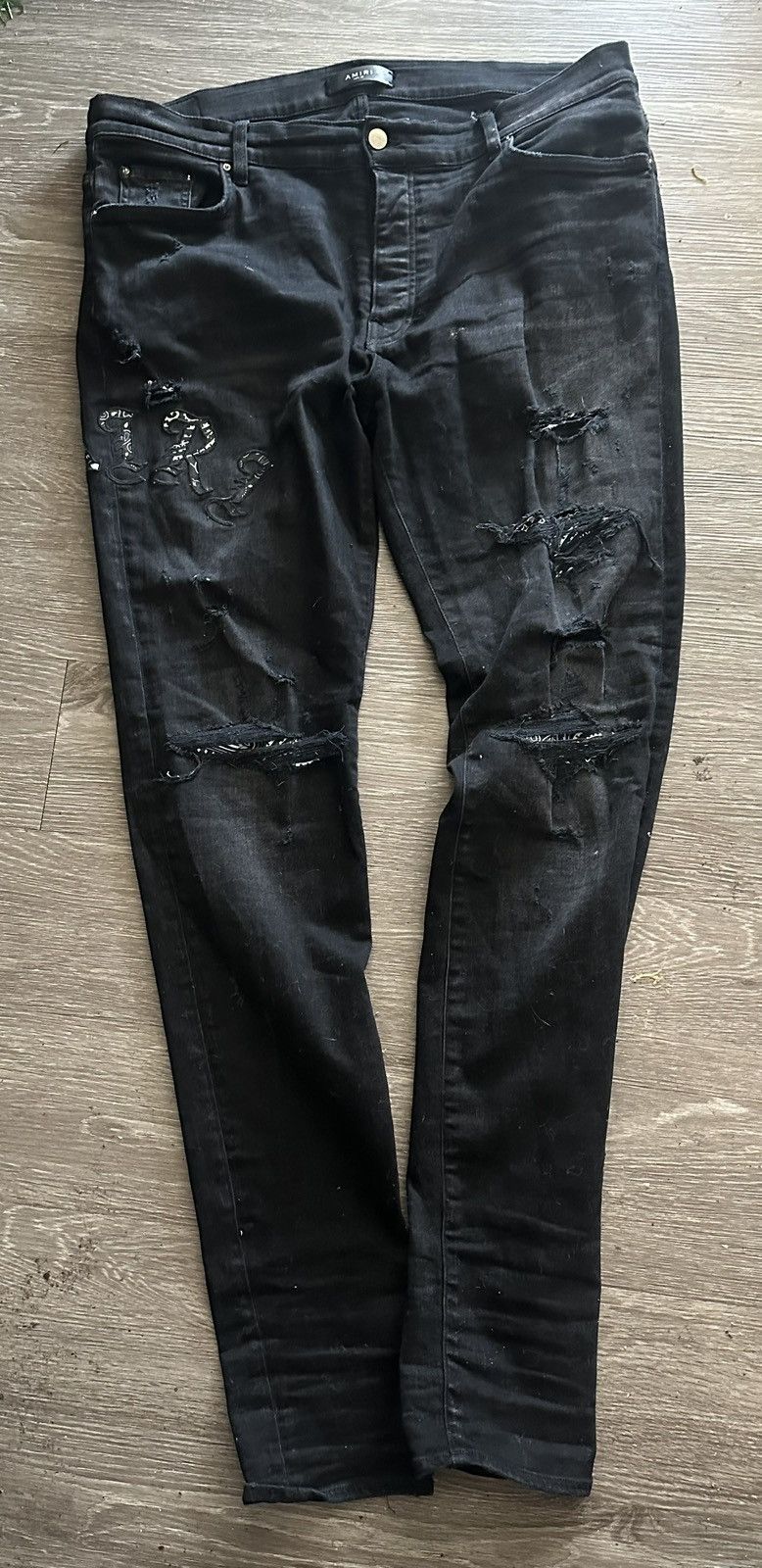 Amiri old english bandana logo jeans aged black appliqué 38