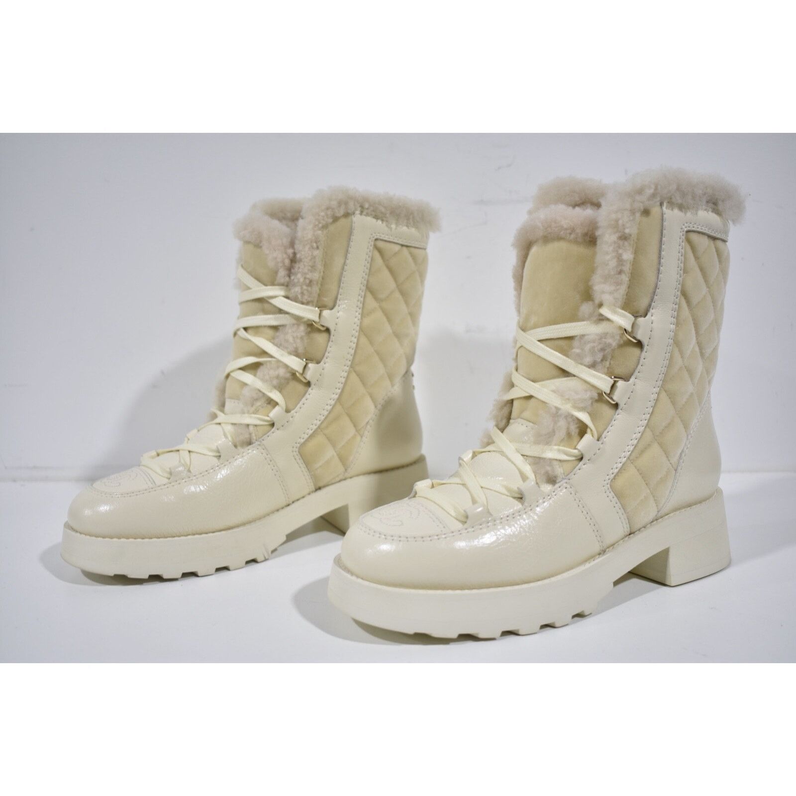 Chanel Chanel 21K Ivory Velvet Shearling Fur Brave CC Lace Up Tie Size US 6 / IT 36 - 9 Thumbnail