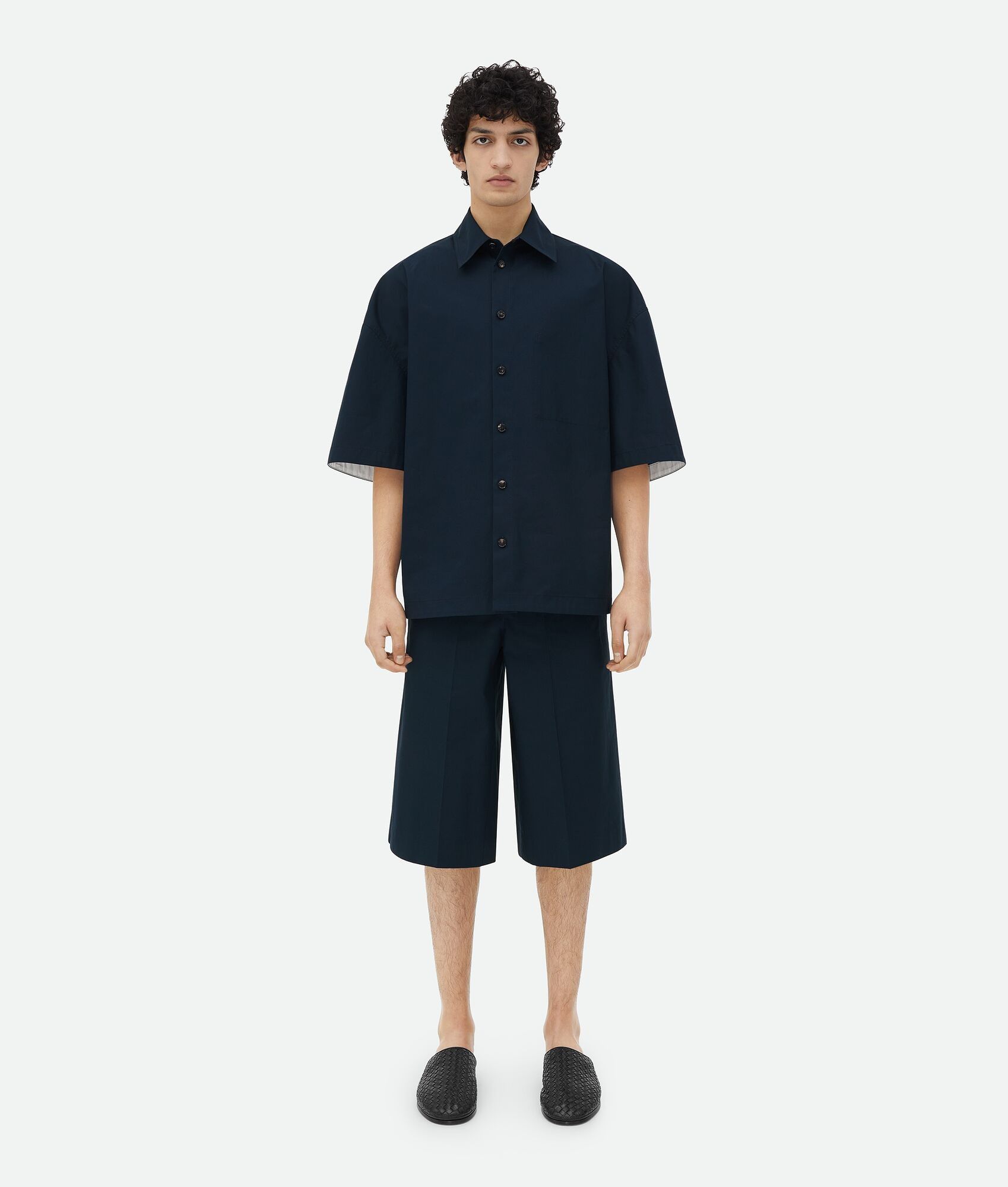 Bottega Veneta o1w1db10825 Compact Cotton Shorts in Wave Size US 32 / EU 48 - 5 Thumbnail