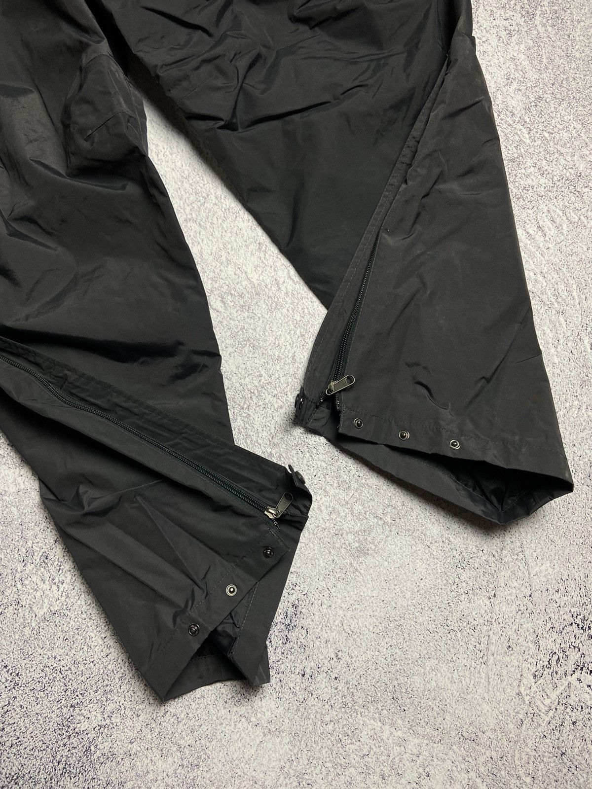 Helly Hansen Helly Hansen Membrane Ski Pants Outdoor Nylon Gorpcore Style Size US 36 / EU 52 - 11 Thumbnail