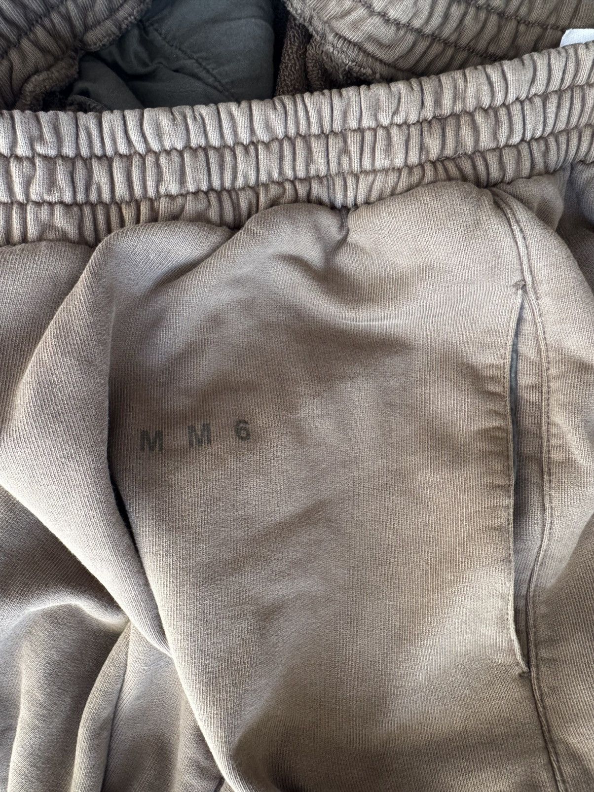 Maison Margiela Maison Margiela MM6 Split Sweatpants Beige Size US 32 / EU 48 - 13 Thumbnail