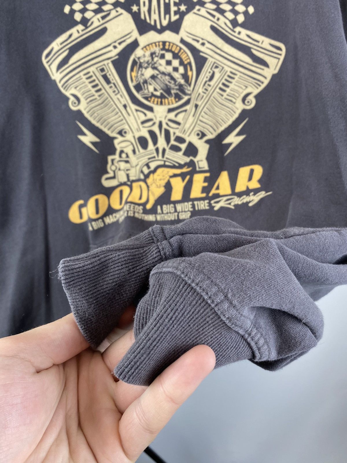 Vintage 00s🔥Goodyear Gray Promo Art Racing Cars Hoodie mens xxl Size US XXL / EU 58 / 5 - 10 Thumbnail