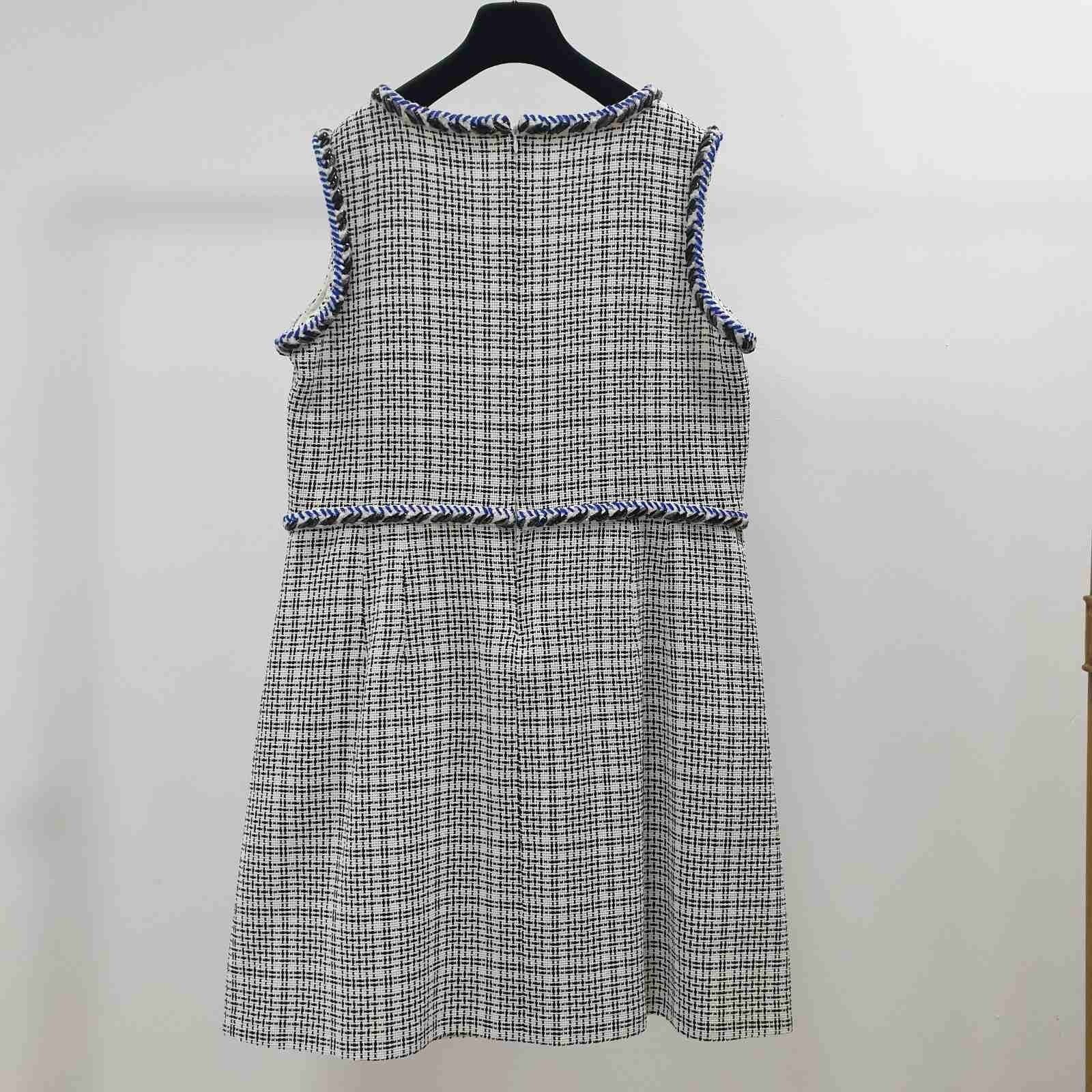 Chanel CHANEL White Blue Sleeveless Chevron Trim Tweed Dress Sz.46 Size XL / US 12-14 / IT 48-50 - 4 Thumbnail