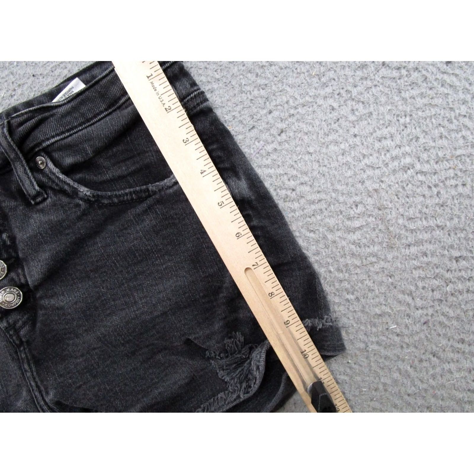 Silver Jeans Co. Silver Jeans Co Button Fly Black Denim Jean Beau Shorts Size 28x3.5 Y2K Womens 5-Pocket Style Cut-Off Summer, Spring Size 28" / US 6 / IT 42 - 6 Thumbnail