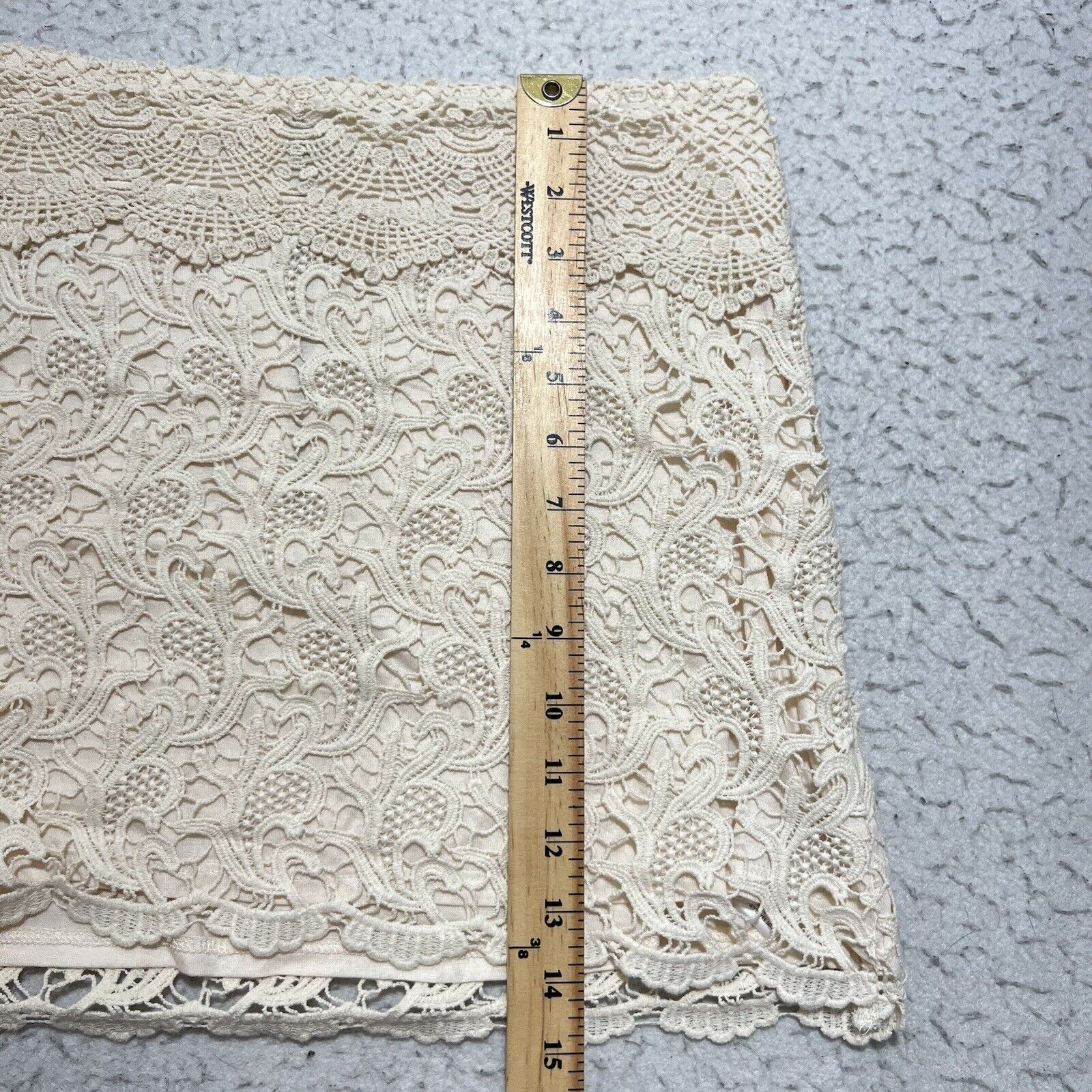 Urban Outfitters Pins and Needles Lace Crochet Mini Skirt Urban Outfitters Size 30" / US 8 / IT 44 - 8 Thumbnail