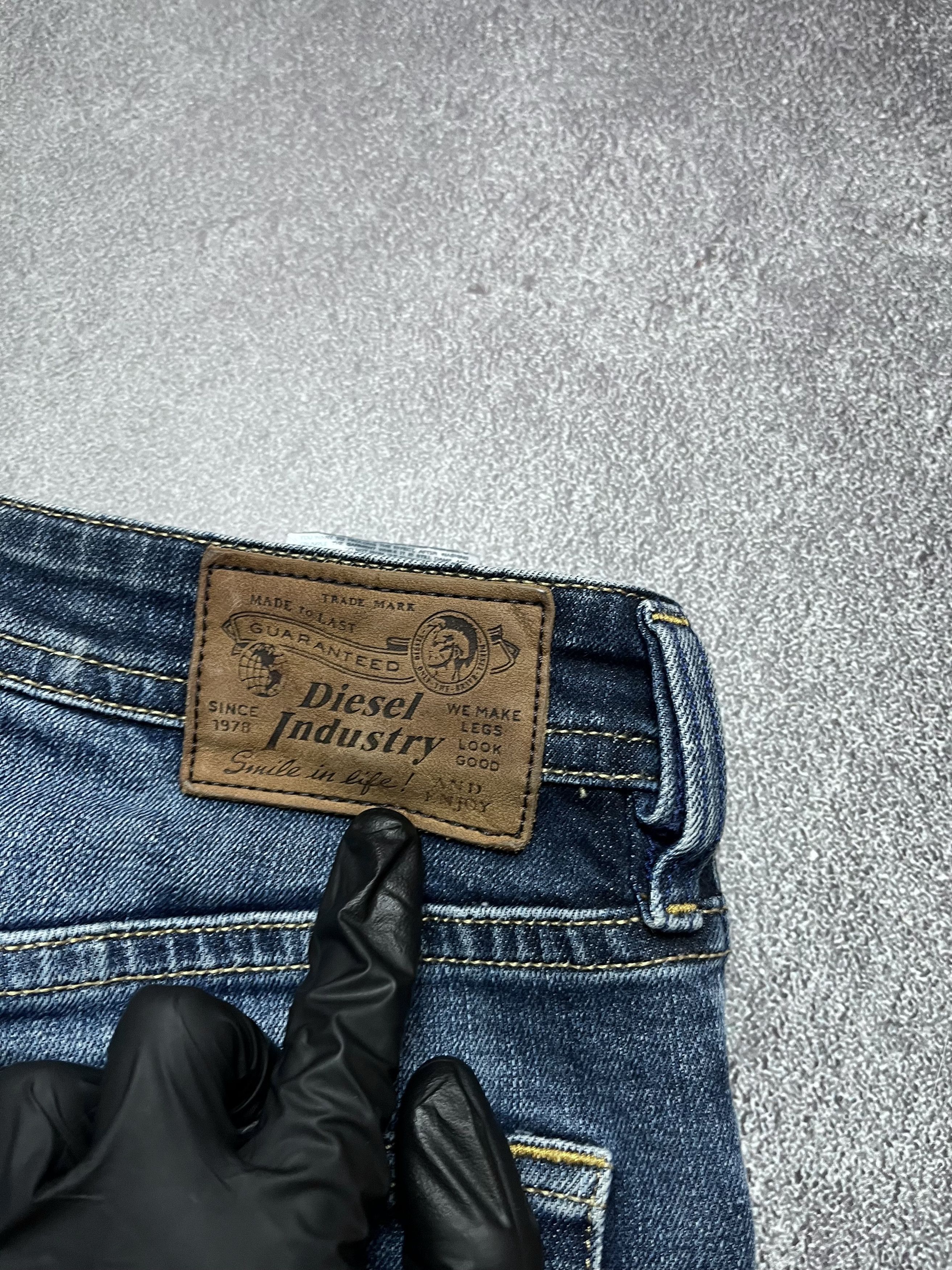 Diesel Vintage Jeans Diesel Industry Bootcut Flared Big Logo Y2K Size US 32 / EU 48 - 5 Thumbnail