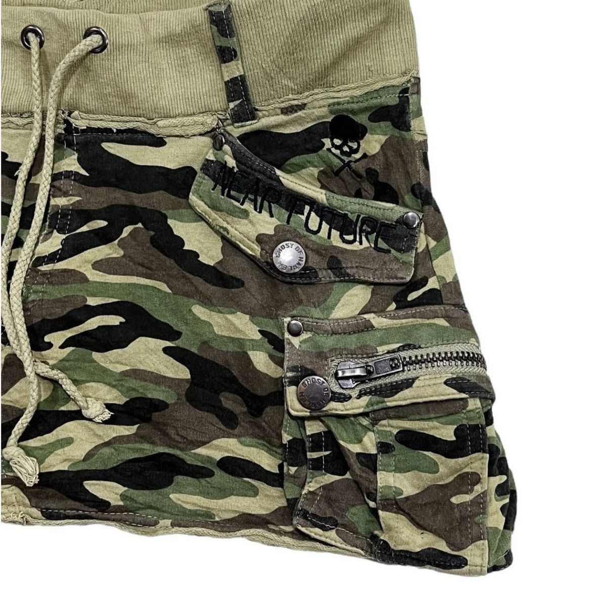 Japanese Brand Skull camo mini skirt ☠️🎀 Size 24" / US 00 / IT 34 - 3 Thumbnail