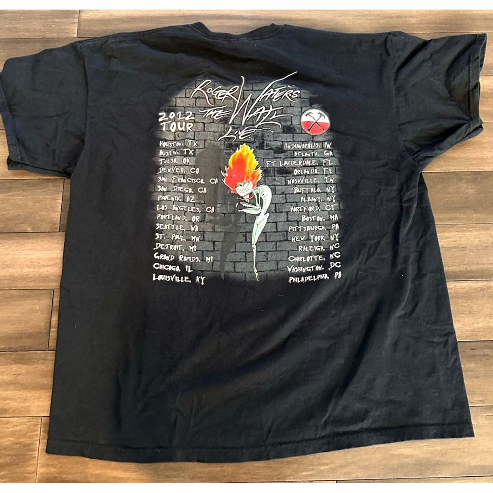 Fruit Of The Loom Pink Floyd Roger Waters The Wall 2012 Live Tour T-Shirt, 2XL, Black, Men, Modern Moon, Fruit of the Loom Size US XXL / EU 58 / 5 - 3 Thumbnail