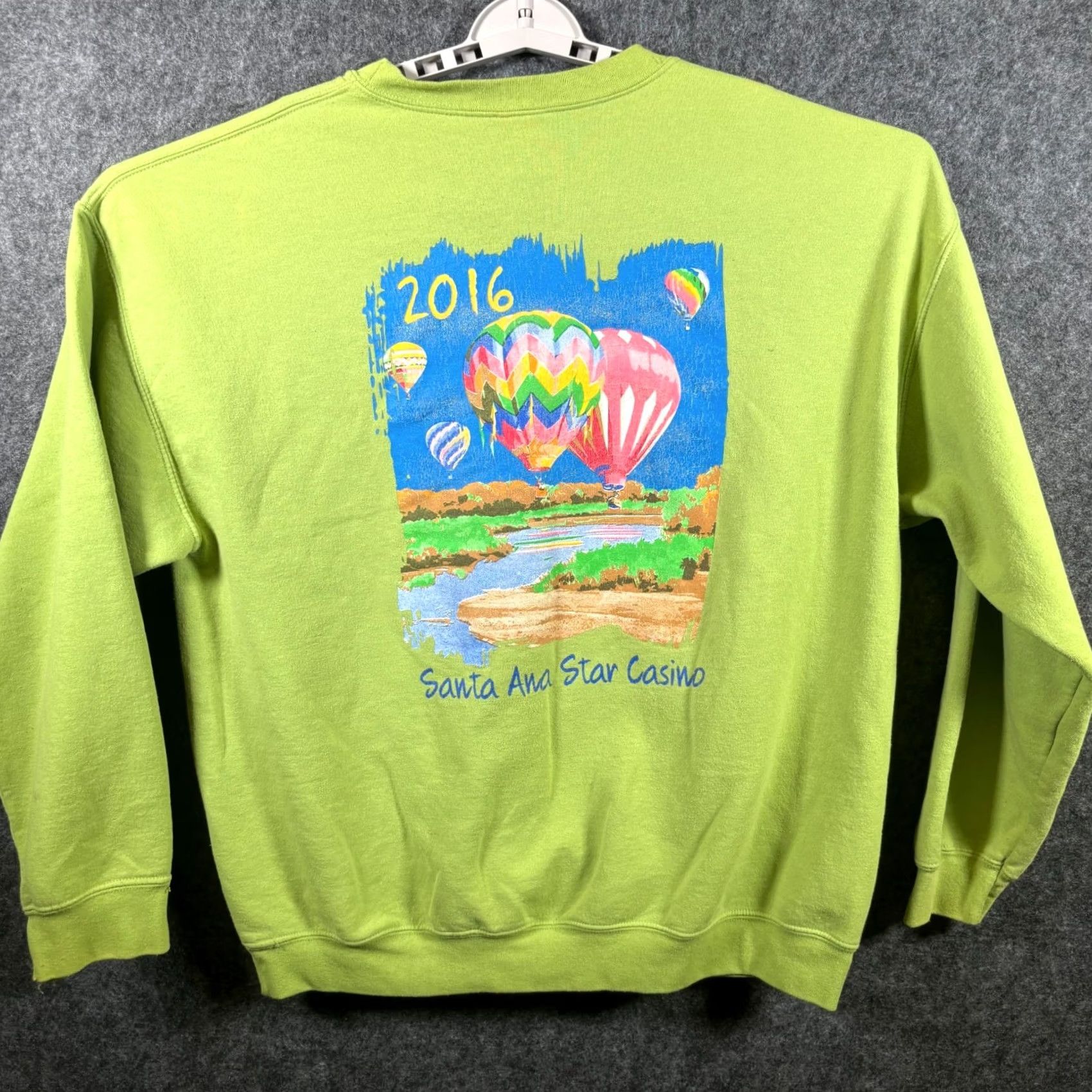 Gildan VINTAGE Gildan Sweatshirt Men’s XL Green Cotton Fleece Santa Ana Star Casino Graphic Sweatshirt Size US XL / EU 56 / 4 - 5 Thumbnail