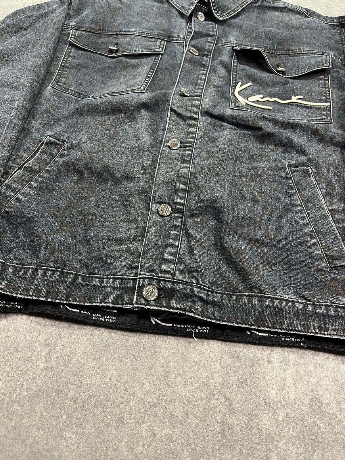 Karl Kani 2000s Karl Kani Snakeskin Big Logo Printed Denim Jacket L XL Size US L / EU 52-54 / 3 - 7 Thumbnail