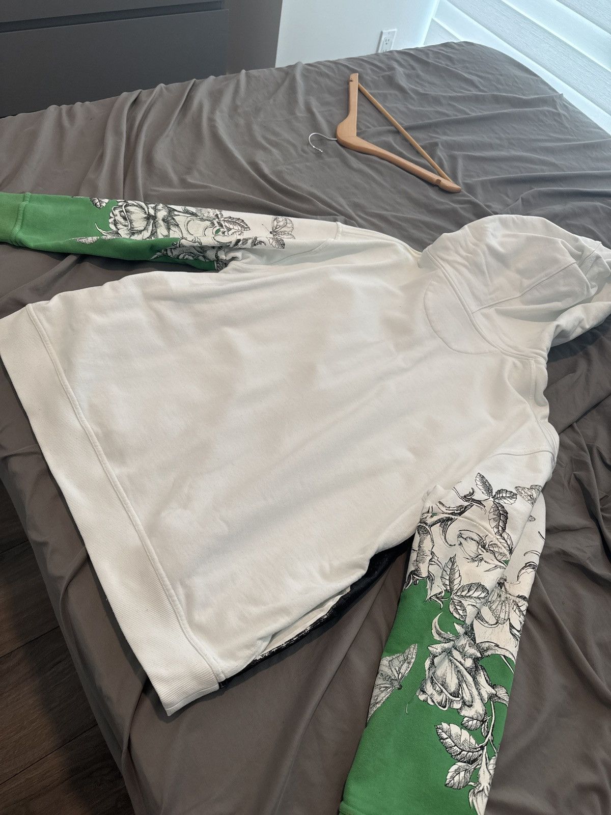 Valentino Valentino Hoodie Size US L / EU 52-54 / 3 - 4 Thumbnail