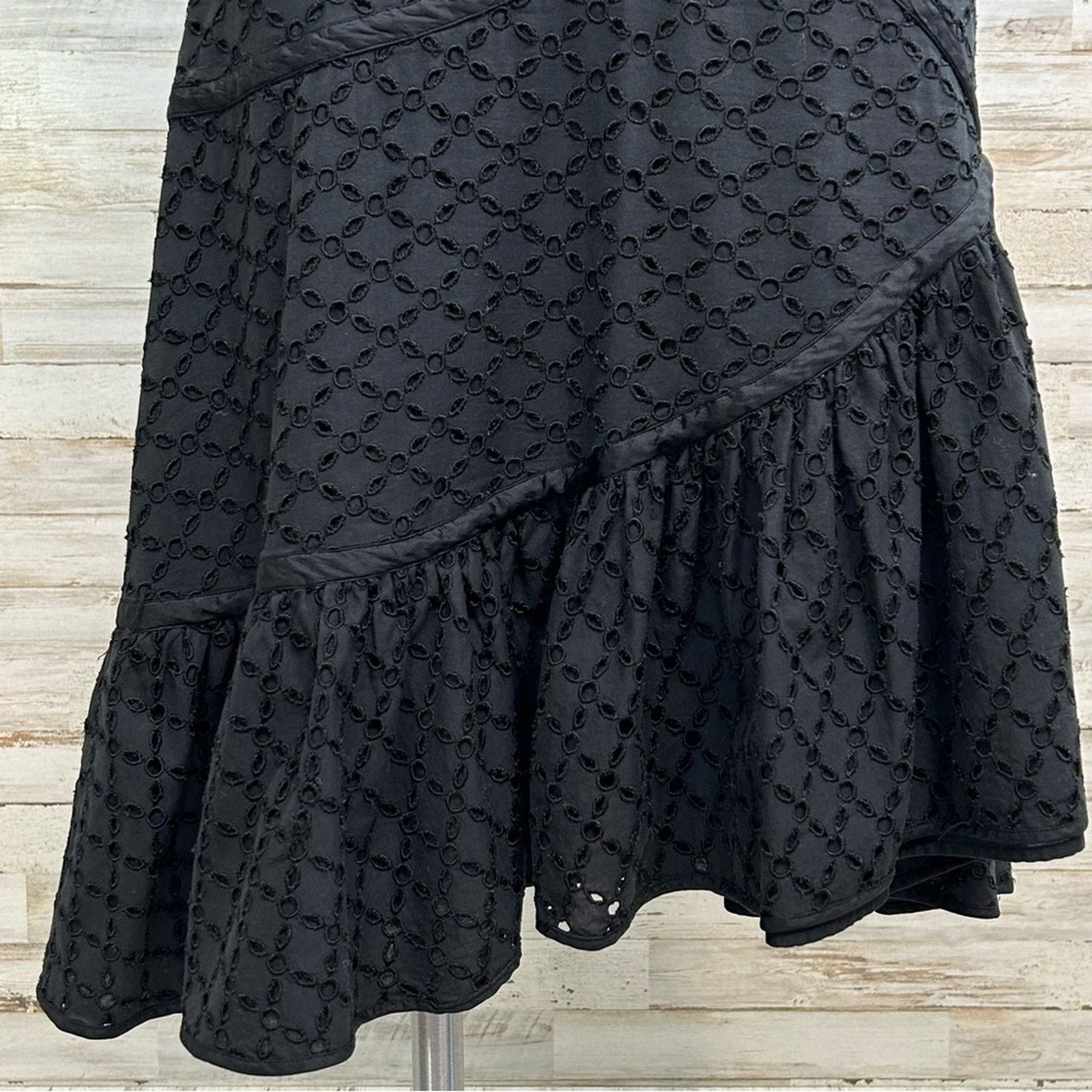 Max Mara Maxmara Weekend Eyelet Ruffle Asymmetric Skirt Size M Black Size 30" / US 8 / IT 44 - 3 Thumbnail