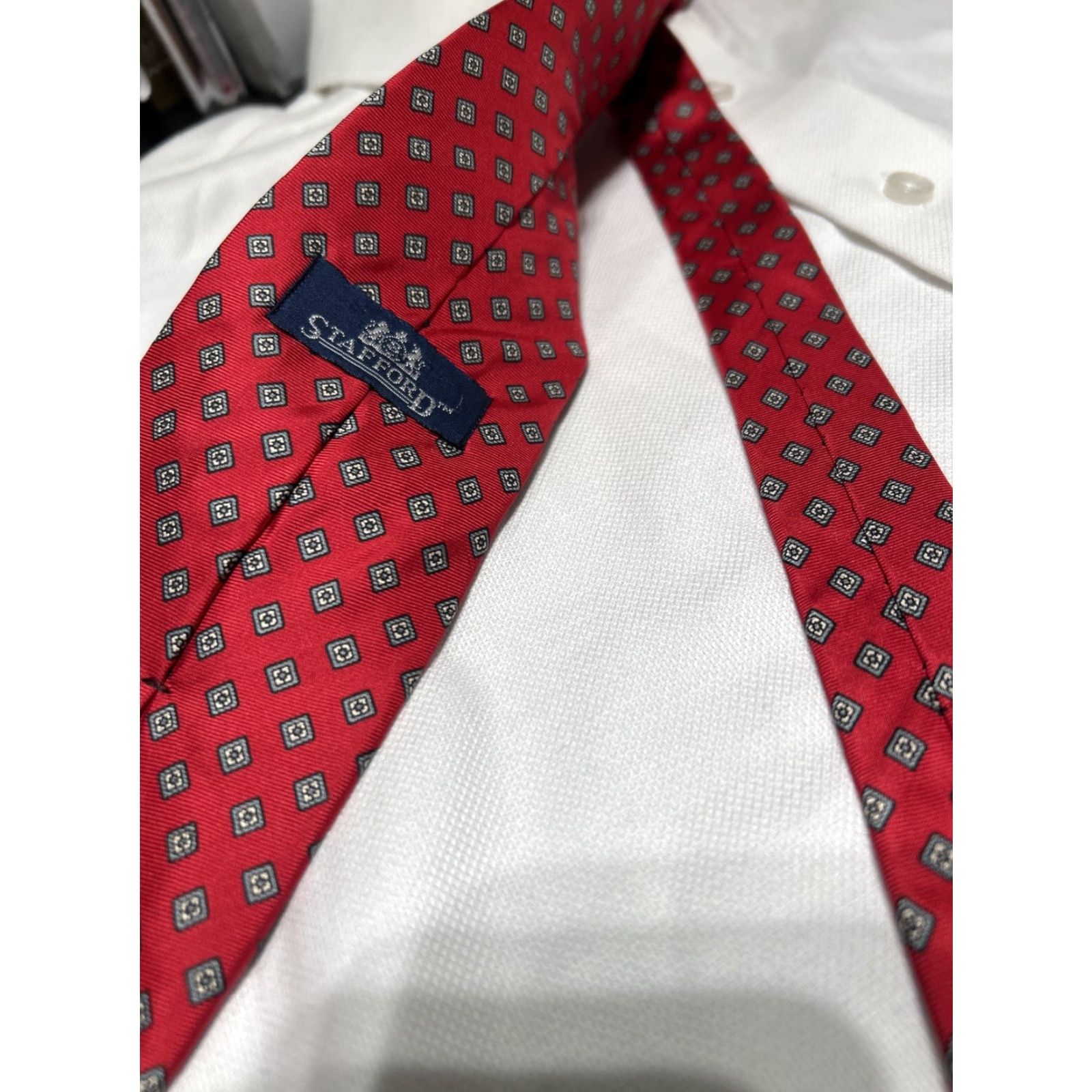 Stafford VINTAGE Stafford Tie 57 X 3.5 Silk Red Geometric USA Made Mens Tie Silk Red Abstract Christmas Preppy Classic Geometric Pattern US Made Mens Size ONE SIZE - 3 Thumbnail