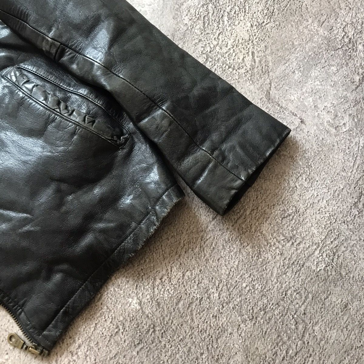 Vintage Vintage 90s Thrashed Black Leather Jacket Streetwear Boxy L Size US L / EU 52-54 / 3 - 5 Thumbnail
