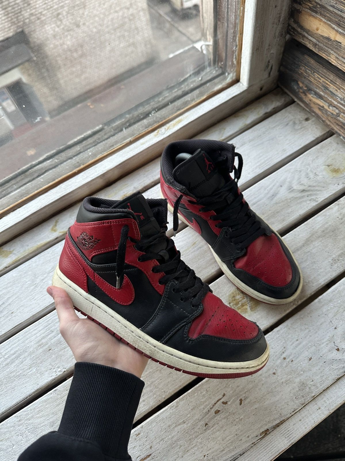 Nike 🚨NIKE AIR JORDAN 1 BRED MID RED BLACK WITH LOGO SHOES Size US 8.5 / EU 41-42 - 1 Thumbnail
