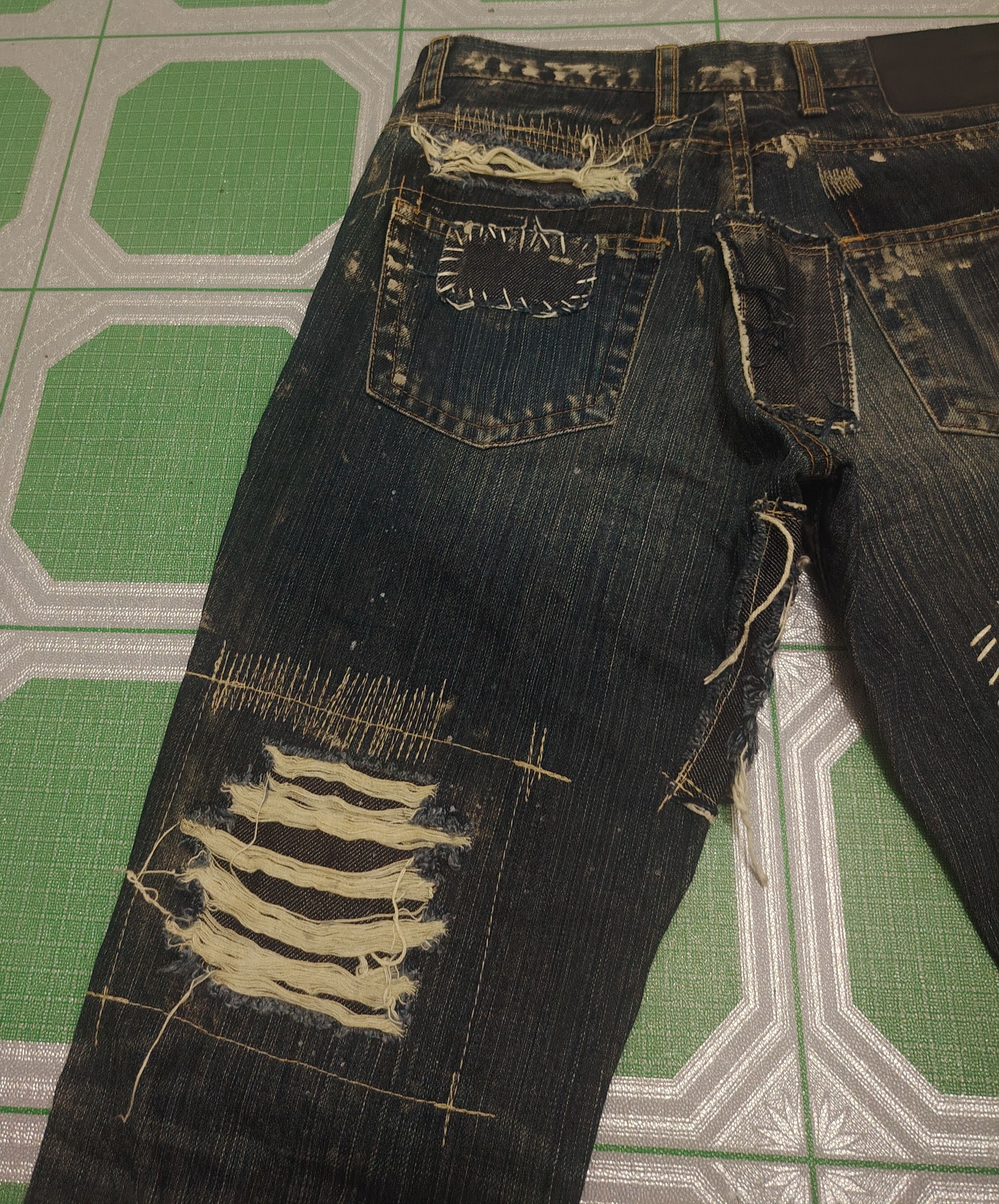 Who Decides War Japanese Casper John Distressed Thrashed jeans Size US 28 / EU 44 - 18 Thumbnail