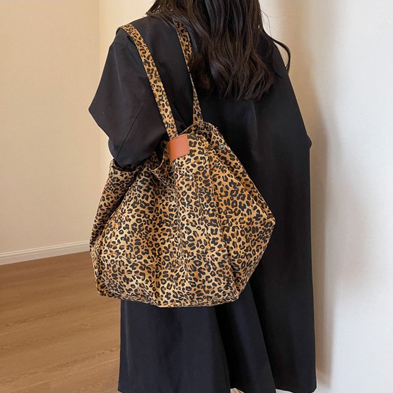 Japanese Brand 90s aesthetic leopard tote bag shoulder bag Size ONE SIZE - 1 Thumbnail