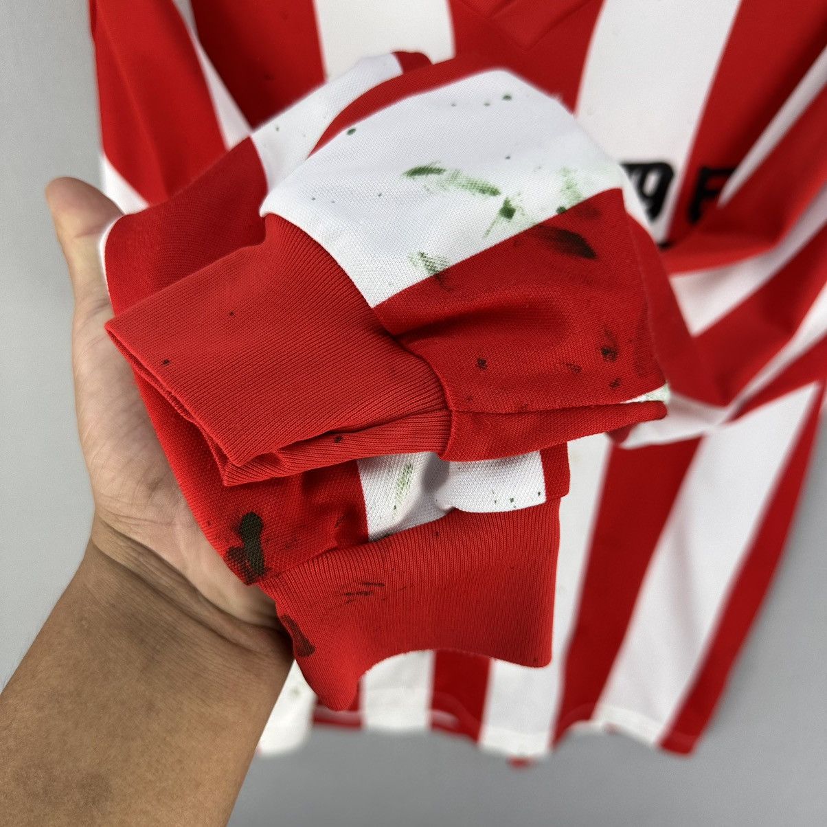 Puma Vintage Puma Jersey Number 77 Red Stripes V-Neck Collar Size US L / EU 52-54 / 3 - 19 Thumbnail