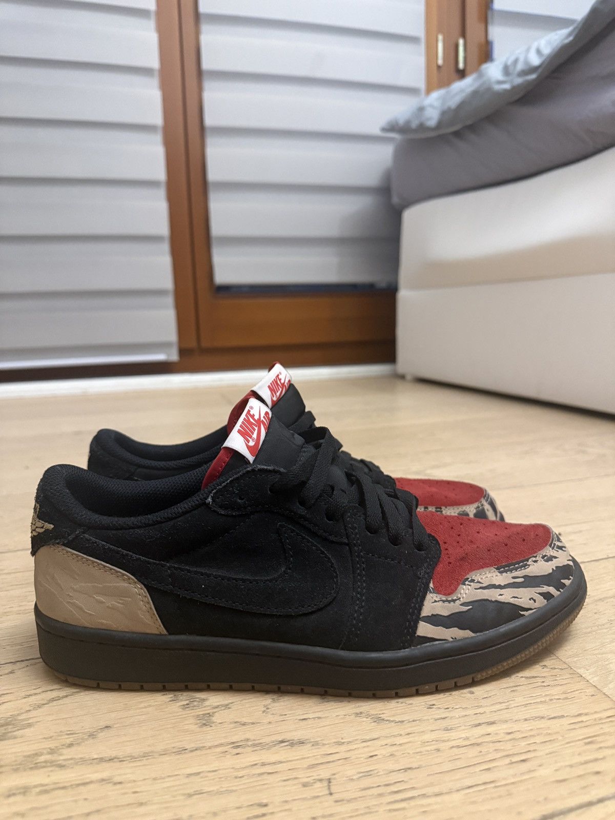 Nike Jordan 1 Retro Low OG SP Size US 9.5 / EU 42-43 - 2 Thumbnail