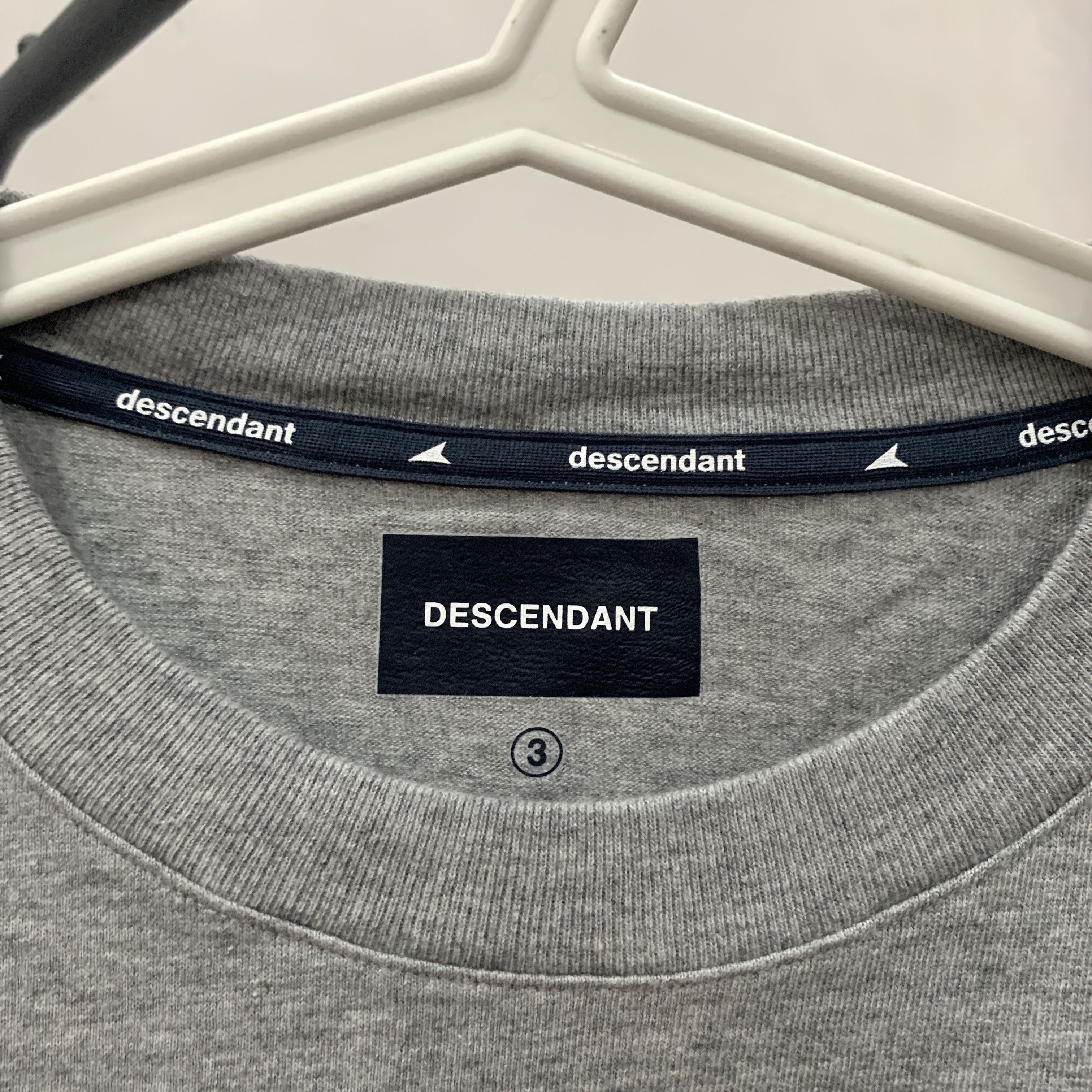 Descendant Descendants CTS organic cotton crop ss Size US L / EU 52-54 / 3 - 4 Thumbnail