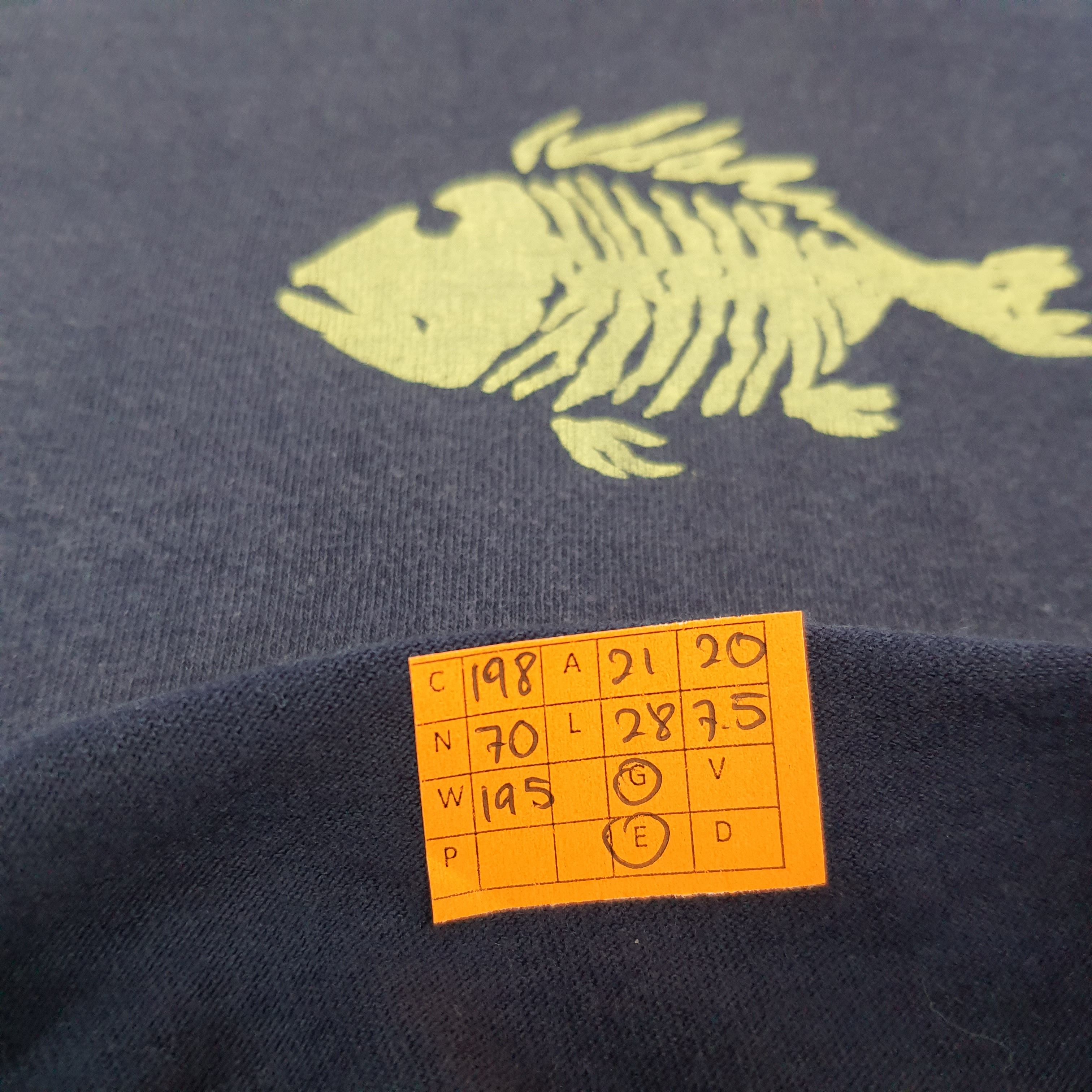 Vintage Vintage Bronze Age Surfing Brand Tshirt Size US L / EU 52-54 / 3 - 5 Thumbnail