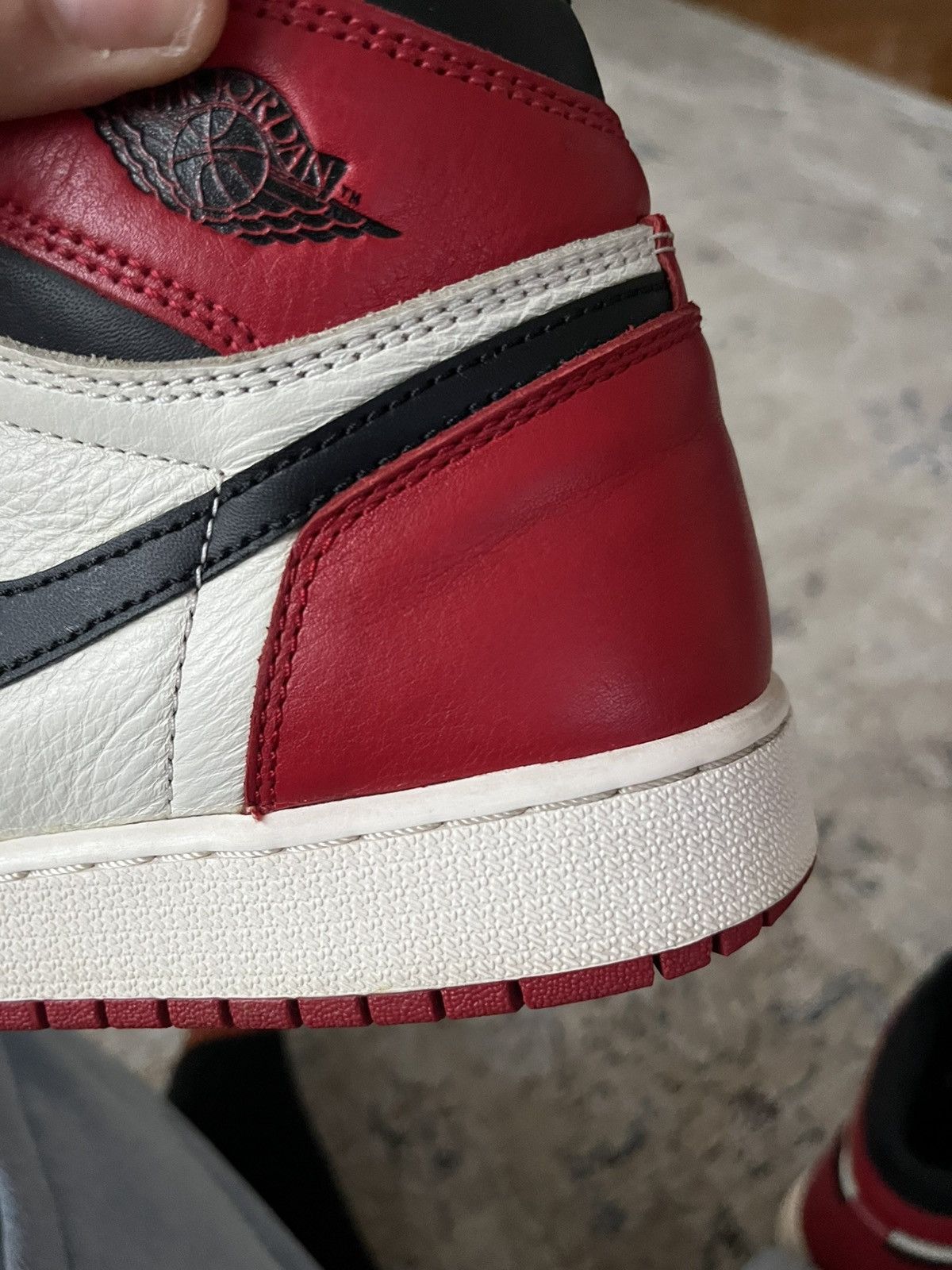 Nike Air Jordan 1 Bred Toe Size 6 Size US 6 / EU 39 - 8 Thumbnail