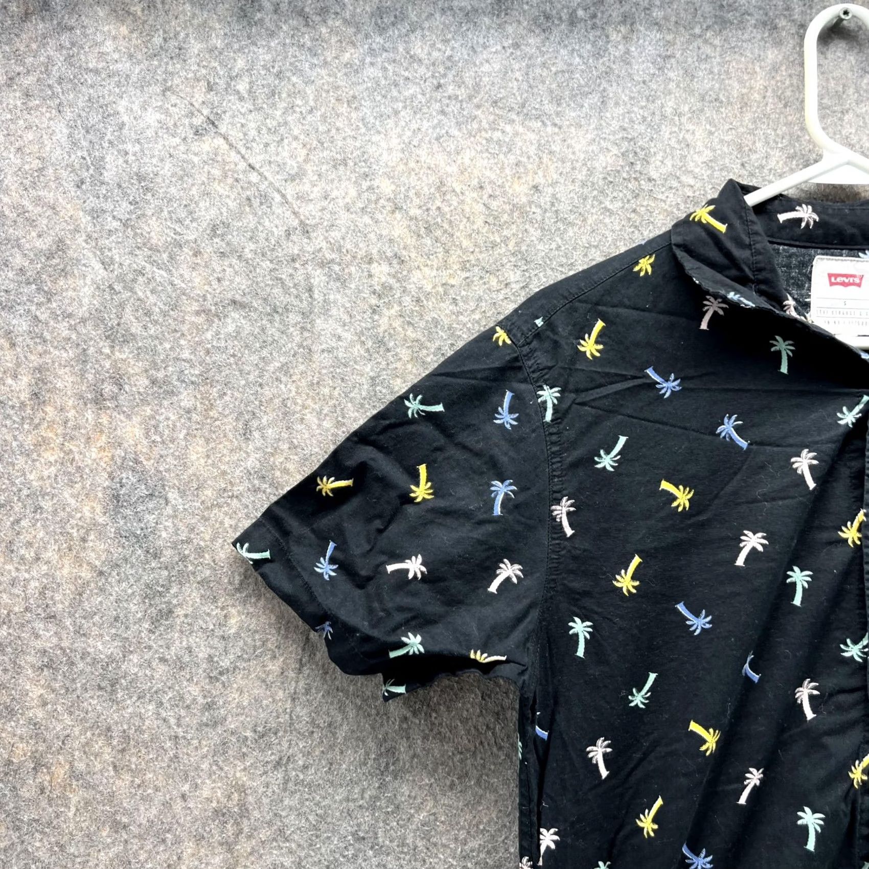 Levi's Levi's Shirt Men Small Adult Black Casual Button Down All over Palms Size US S / EU 44-46 / 1 - 3 Thumbnail