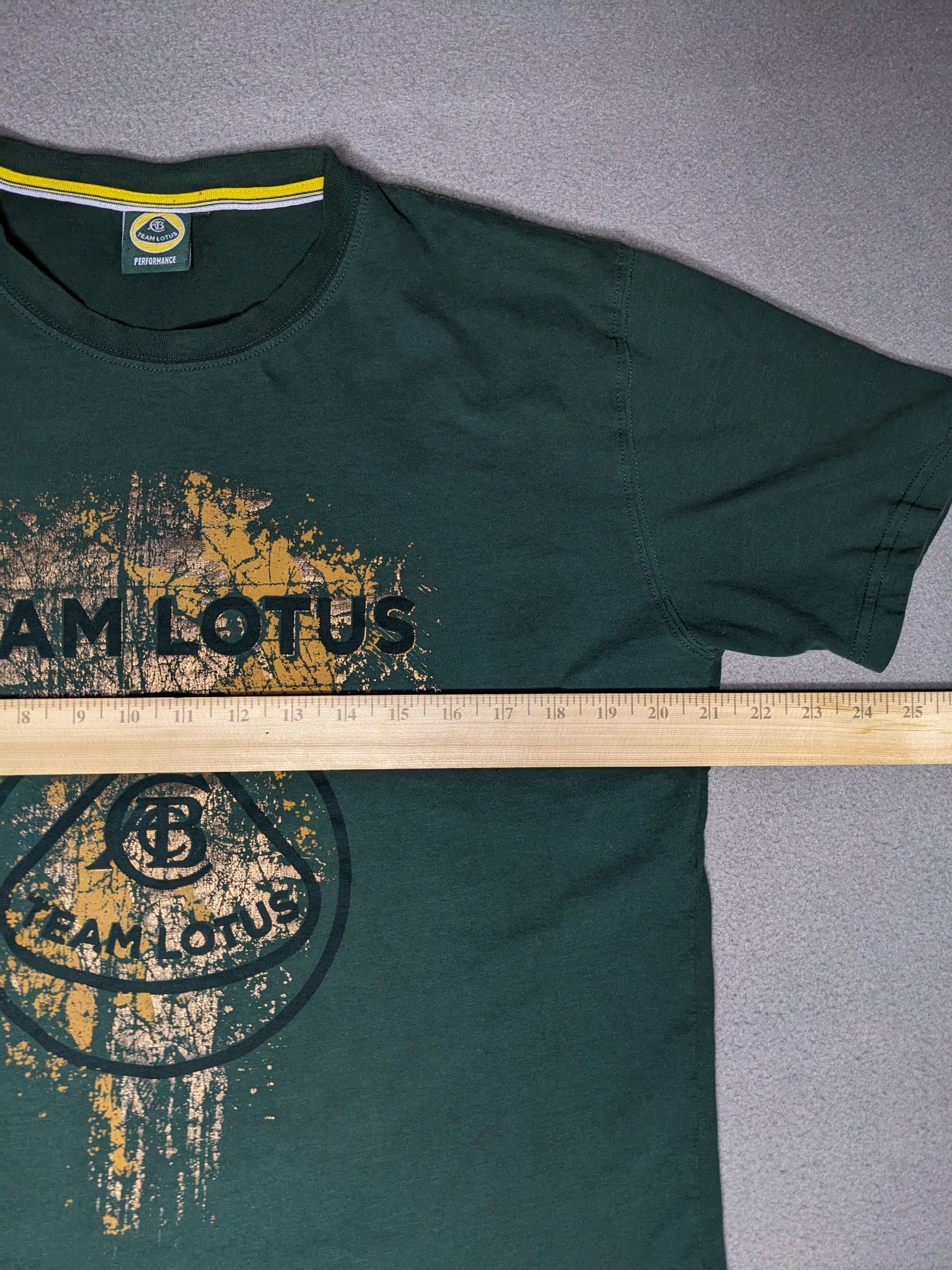 Formula 1 Team Lotus T-Shirt Men's Small Formula 1 Racing Graphic Tee Size US S / EU 44-46 / 1 - 9 Thumbnail