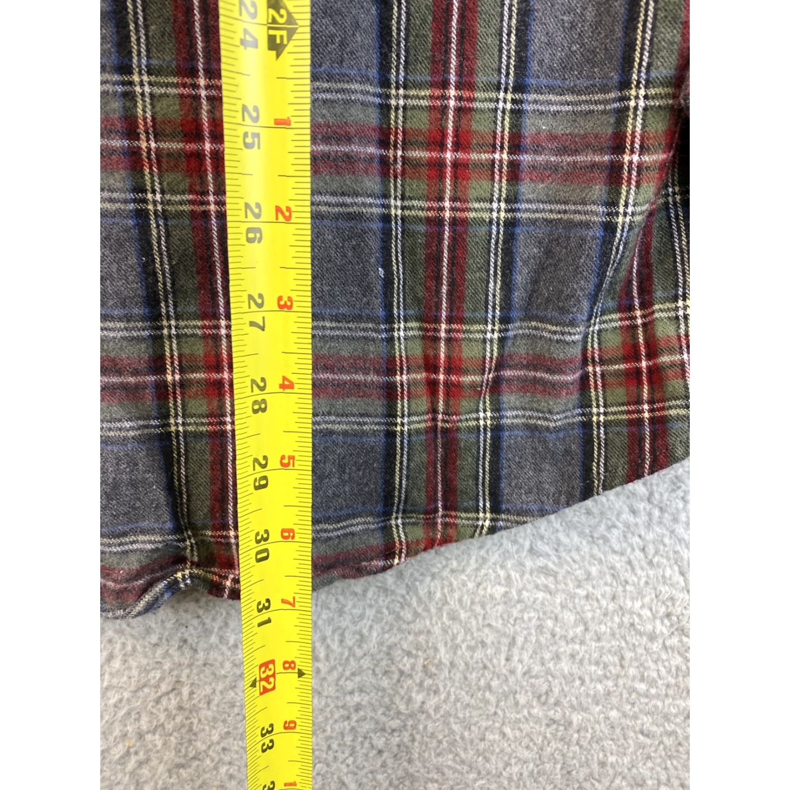 Vintage VINTAGE? No, L.L. Bean Fleece Plaid Shirt Men XL Gray Brown 80-20 Regular Fit Pockets Outdoor Workwear XL Mens Size US XL / EU 56 / 4 - 7 Thumbnail