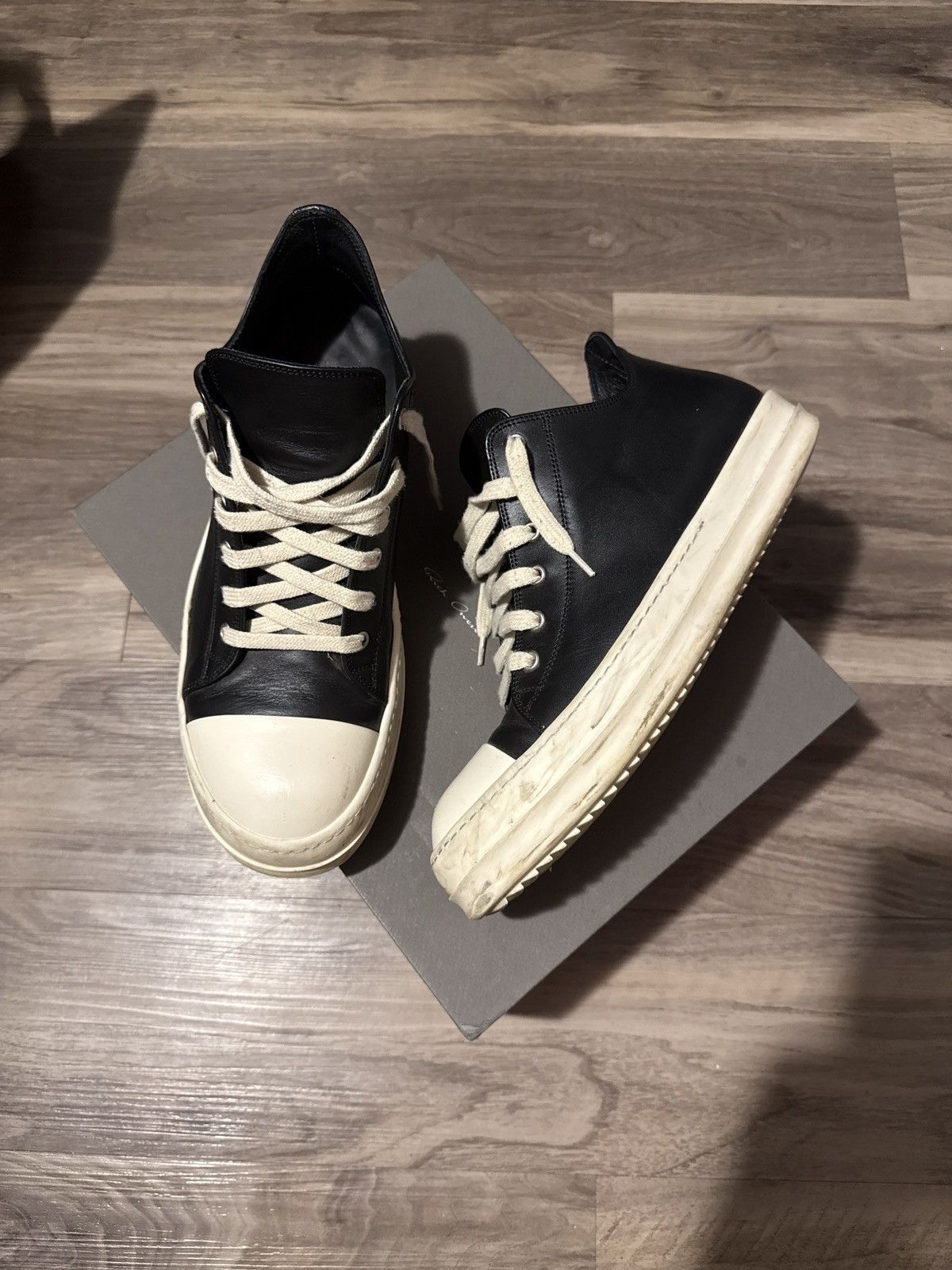 靴 Rick owens low ramones ss24 BNIB* RICK OWENS DUST SUEDE LEATHER RAMONES LOW FW22 STROBE