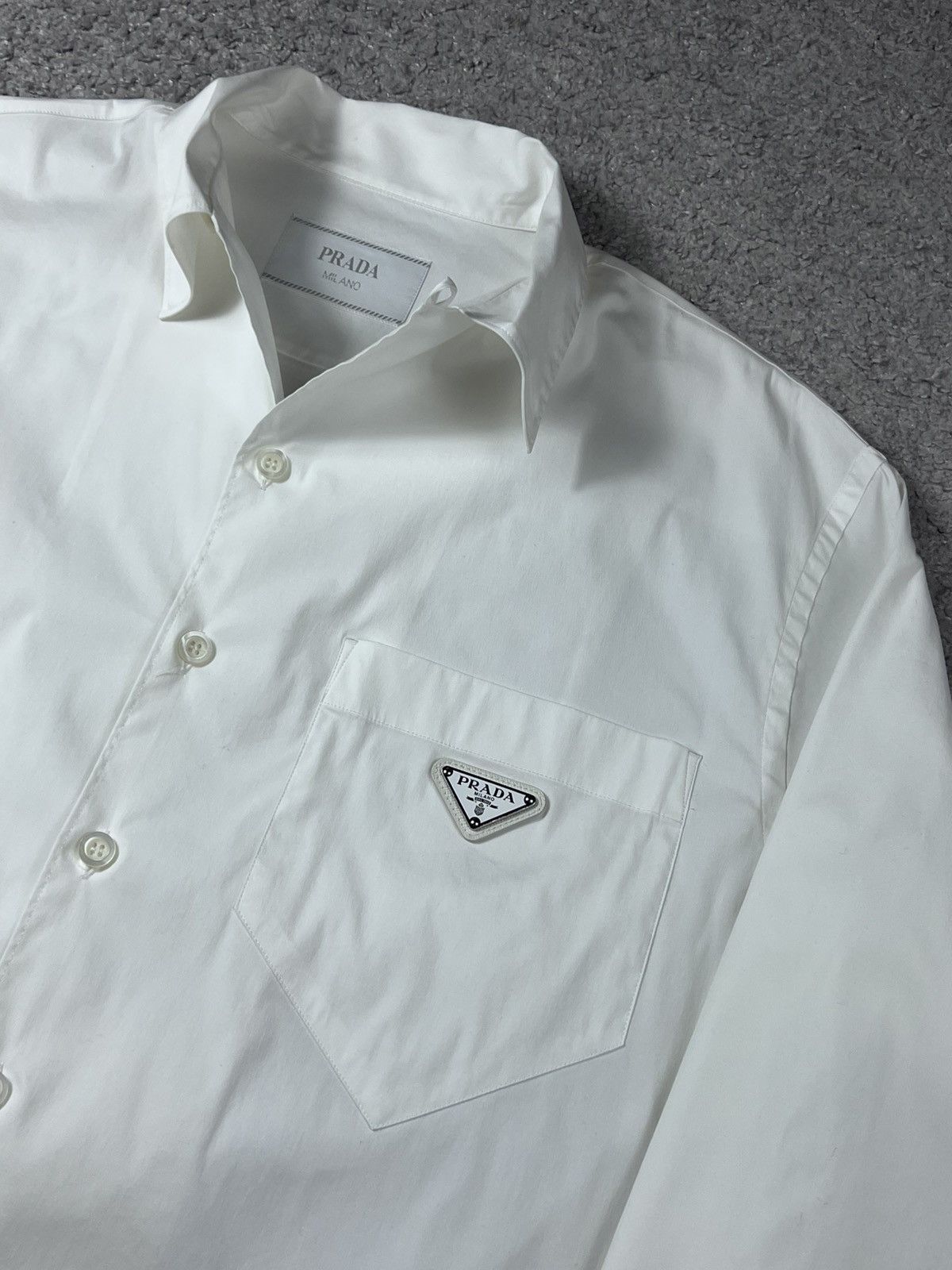 Prada Prada White Triangle Shirt Size M Size US M / EU 48-50 / 2 - 4 Thumbnail