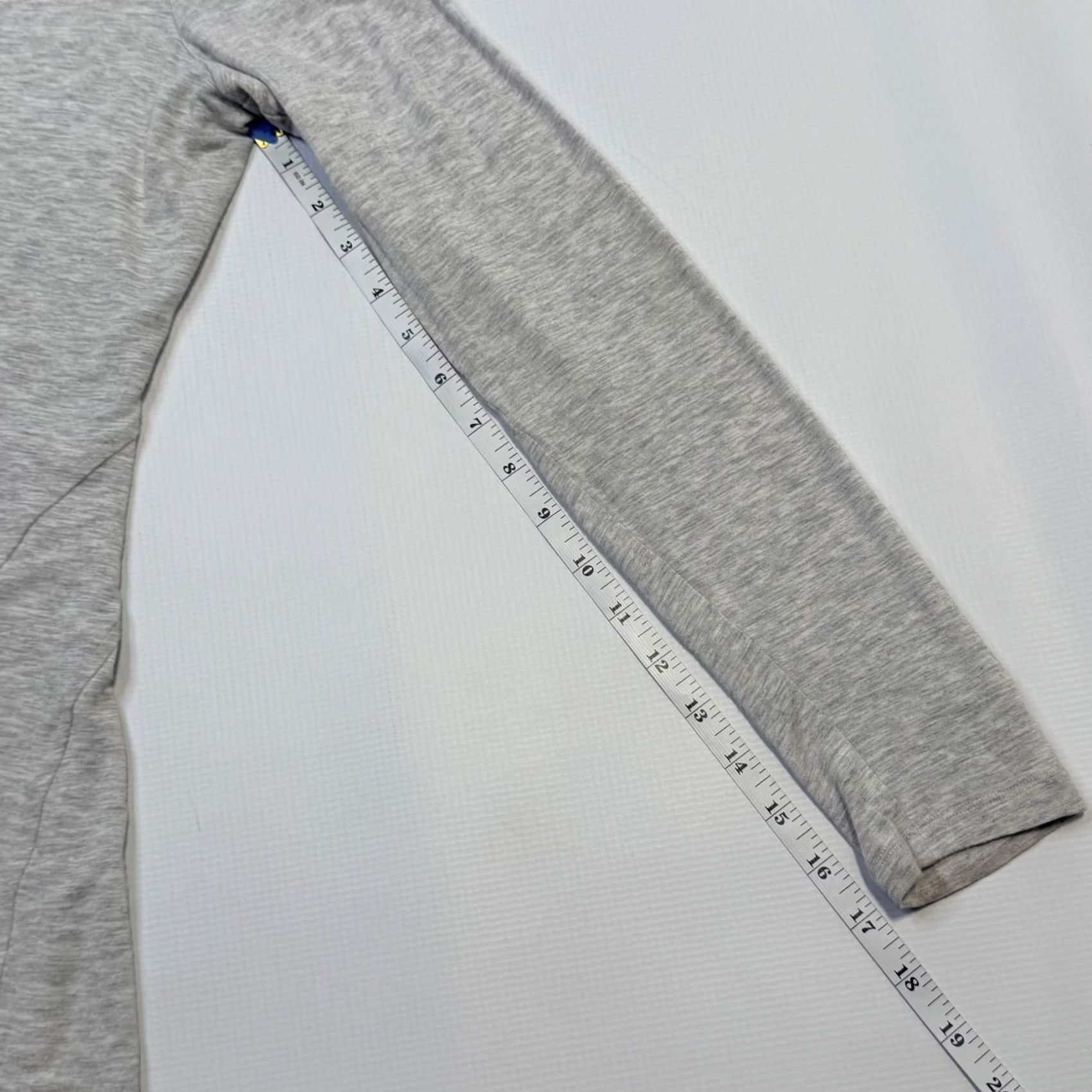 Vintage VINTAGE Black? Sundance Shirt Womens Small Gray Long Sleeve V-Neck Modal Spandex Casual Size S / US 4 / IT 40 - 7 Thumbnail