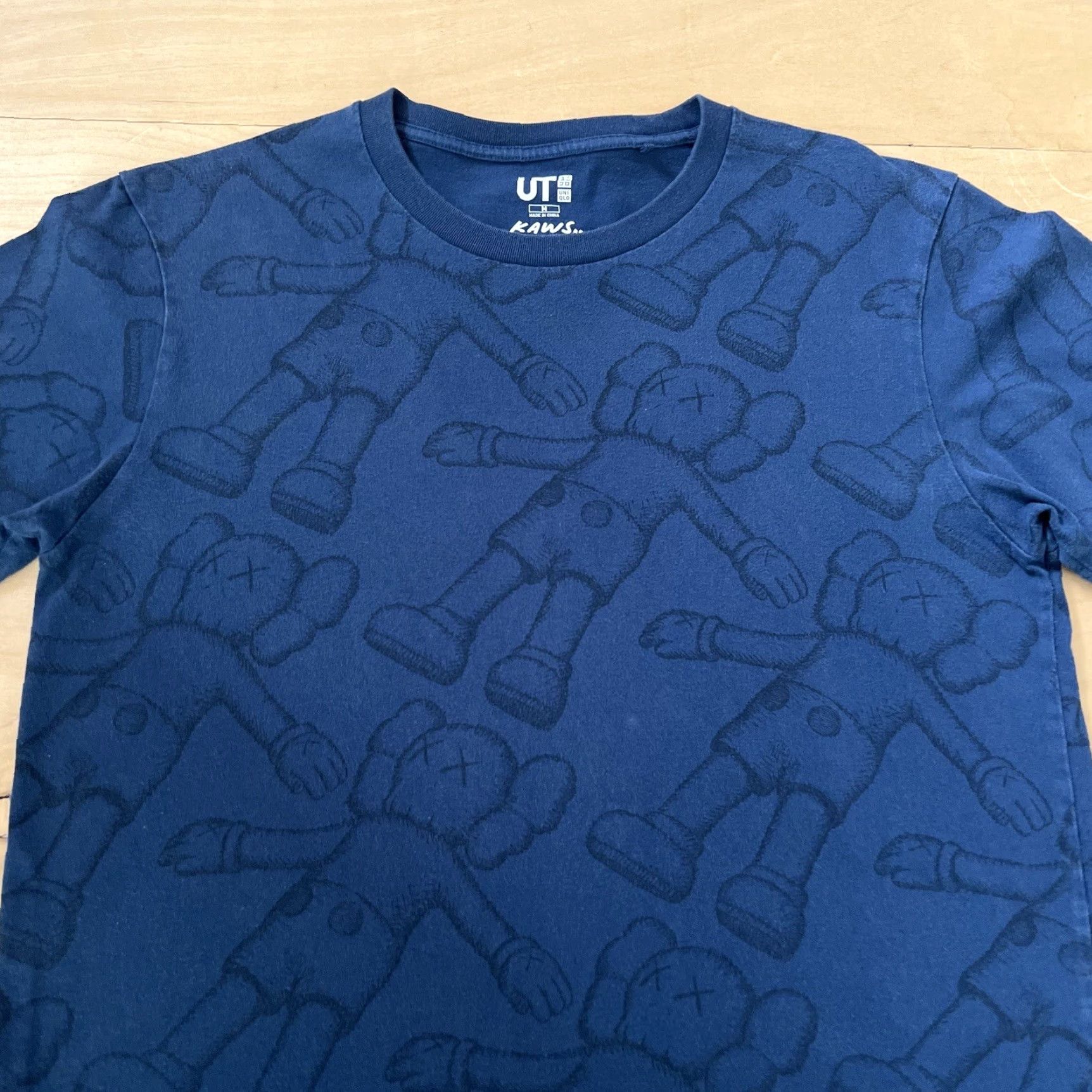 Uniqlo VINTAGE KAWS Uniqlo Shirt Medium Blue New York Streetwear All Over Print Art Size US M / EU 48-50 / 2 - 3 Thumbnail