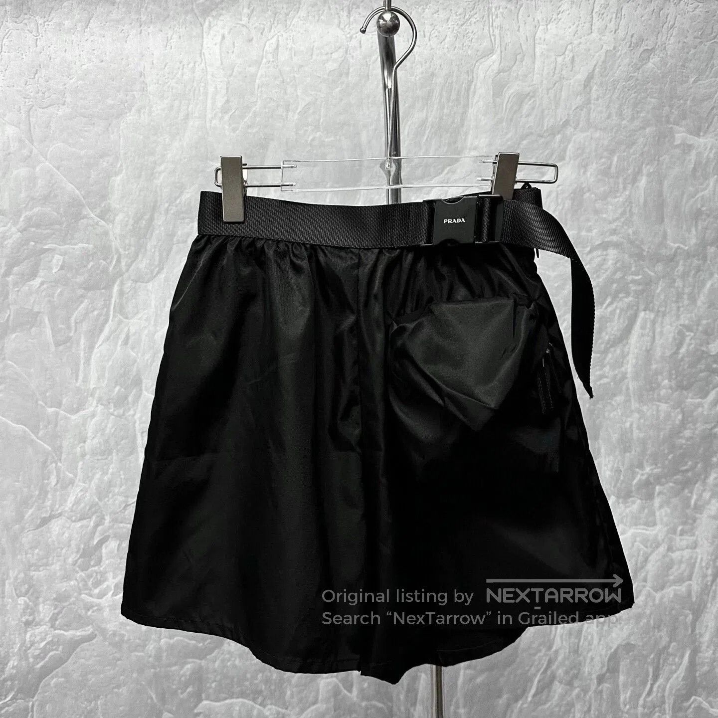 Prada Prada Black Shorts with Side Pocket. Size 25" / US 0 / IT 36 - 1 Thumbnail