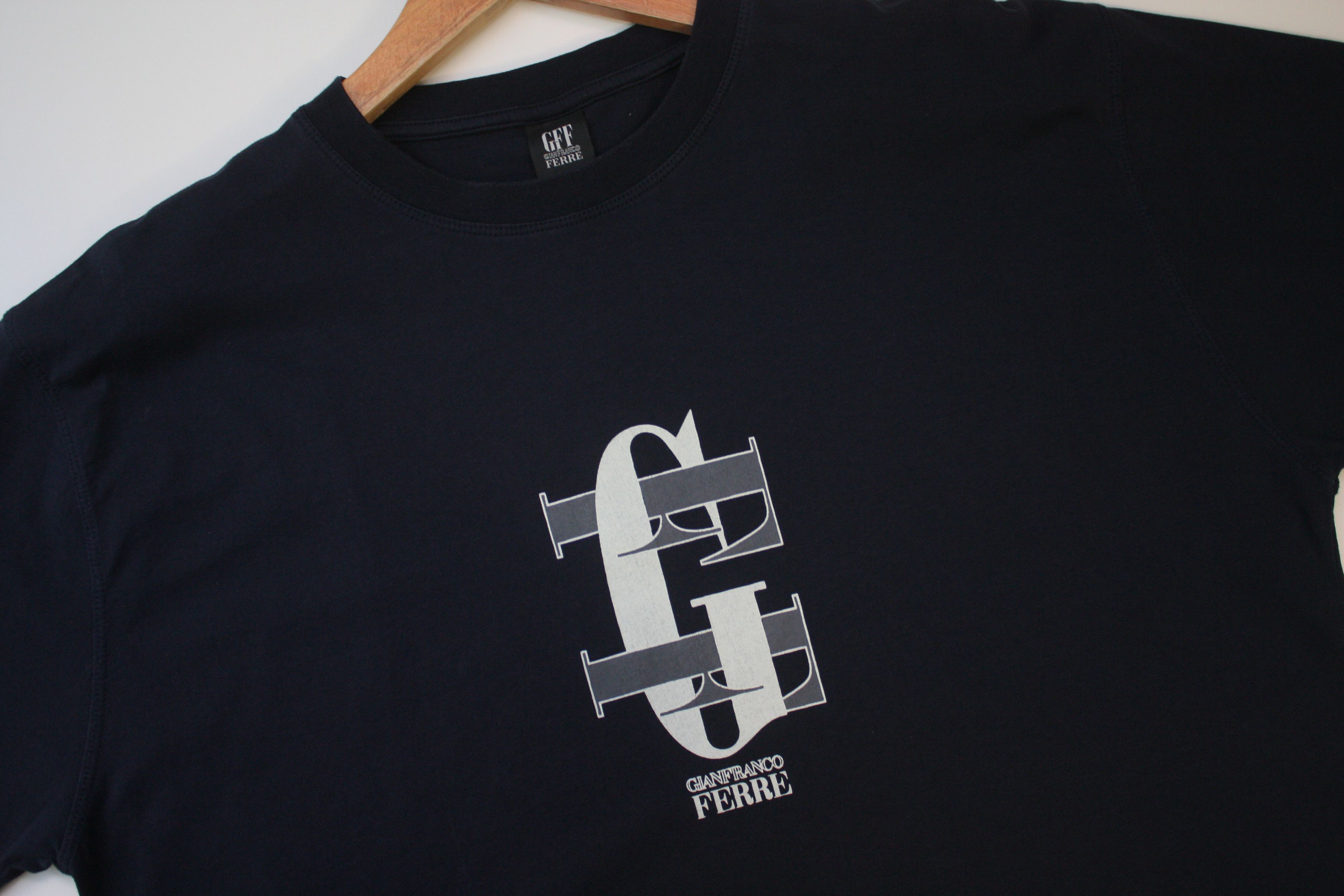 Gianfranco Ferre Gianfranco Ferre Vintage Navy Logo T-Shirt 52 Size US L / EU 52-54 / 3 - 4 Thumbnail