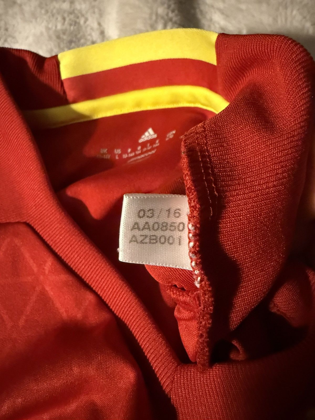 Adidas Spain 2016 Home Jersey Size US XS / EU 42 / 0 - 4 Thumbnail