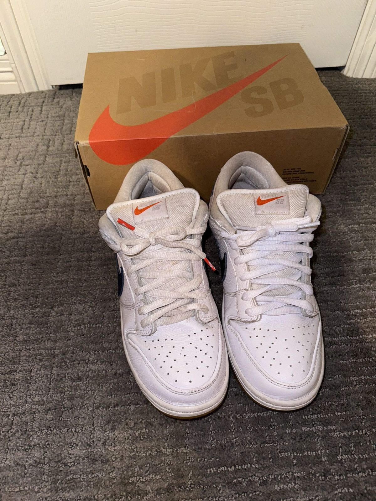 Nike Nike SB Dunk Low Orange Label (White Navy) Size US 10 / EU 43 - 3 Thumbnail