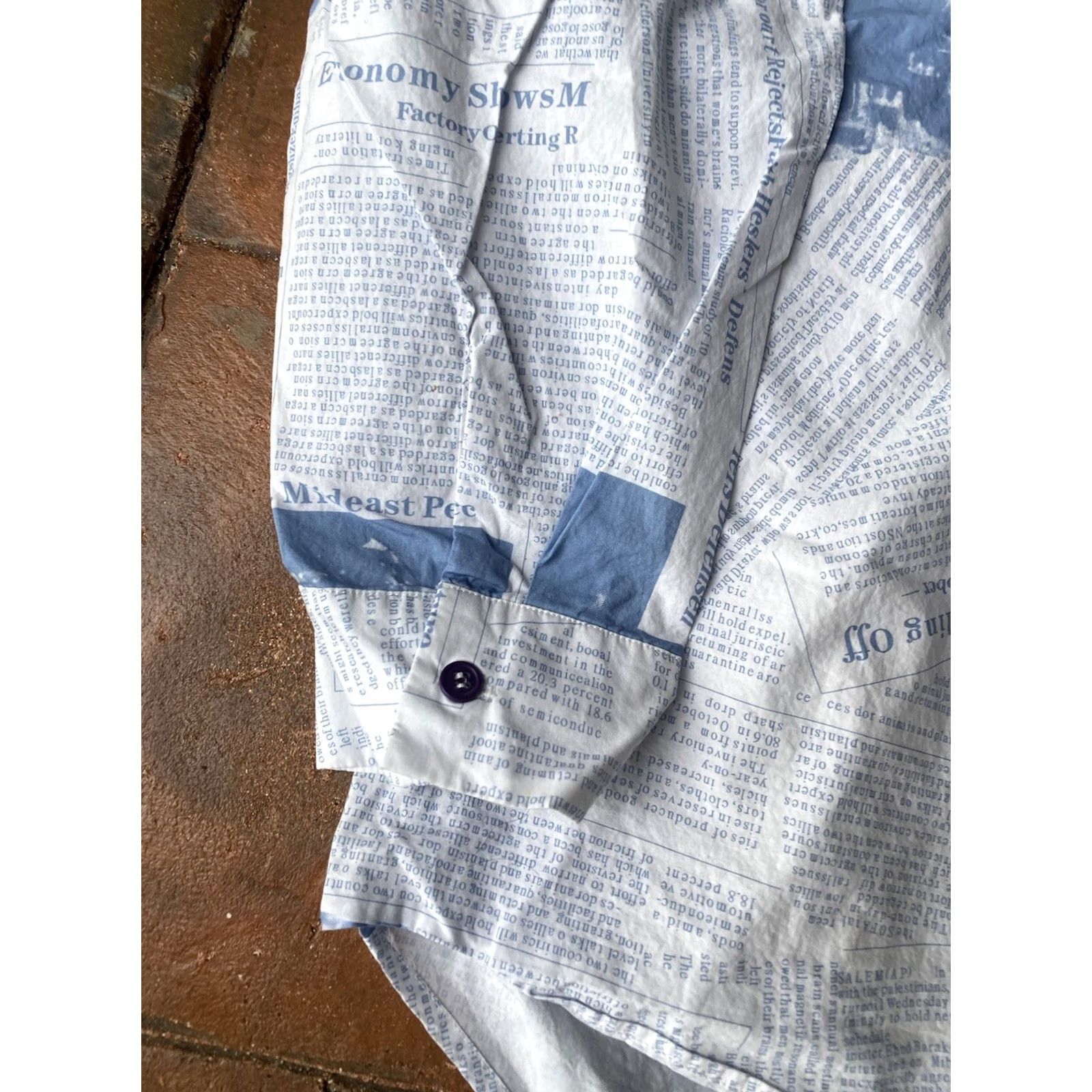 Vintage Gabby Isabella Newspaper Print Button Up Dress Shirt Womens Medium Shirt Regular White 80s 90s Vintage No Size M / US 6-8 / IT 42-44 - 4 Thumbnail