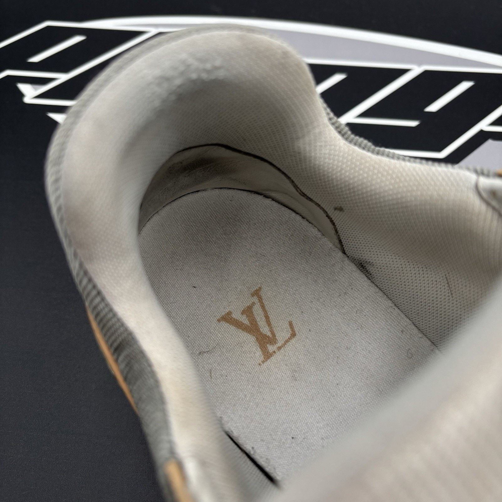 Louis Vuitton (7-7.5 US) Louis Vuitton Trainer ' Metallic, Beige ' Size US 7 / EU 40 - 16 Thumbnail