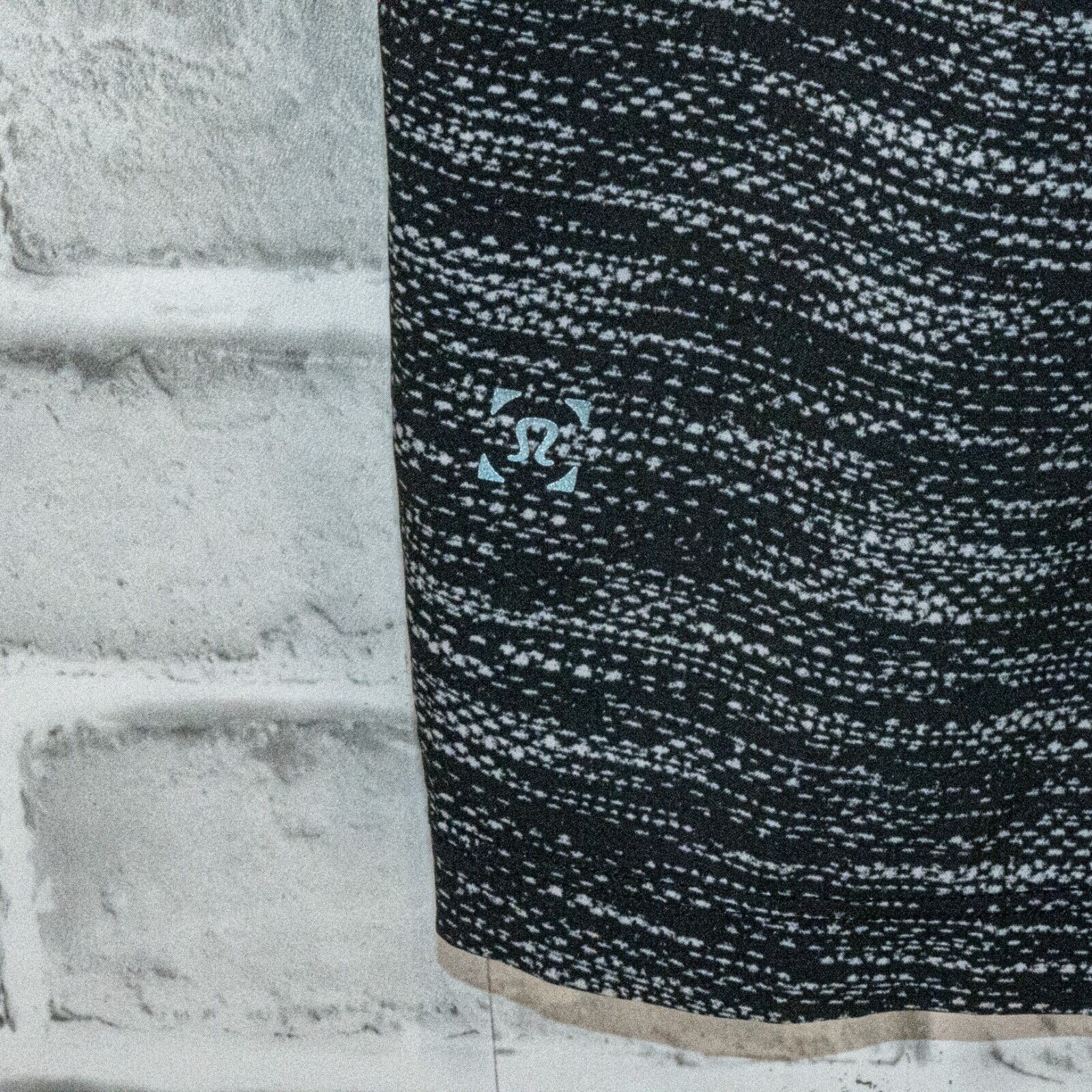Lululemon Lululemon T.H.E. Short 9" in All Court Textured white black Size US 28 / EU 44 - 4 Thumbnail