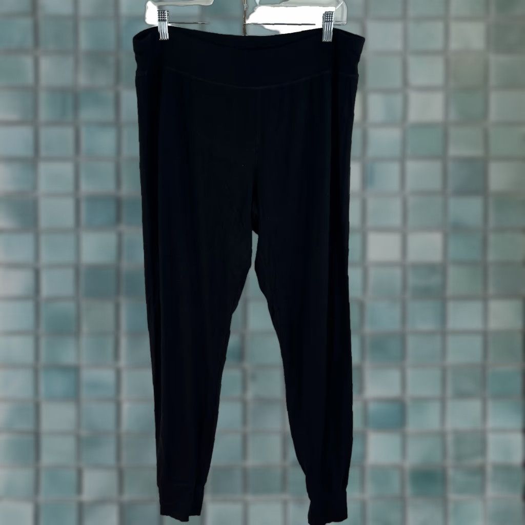 Vera Wang Vera Wang Activewear Ankle Leggings Womens Size L Black Mid Rise Tapered Pants Comfort Travel Workwear Size 36" / US 14 / IT 50 - 1 Thumbnail