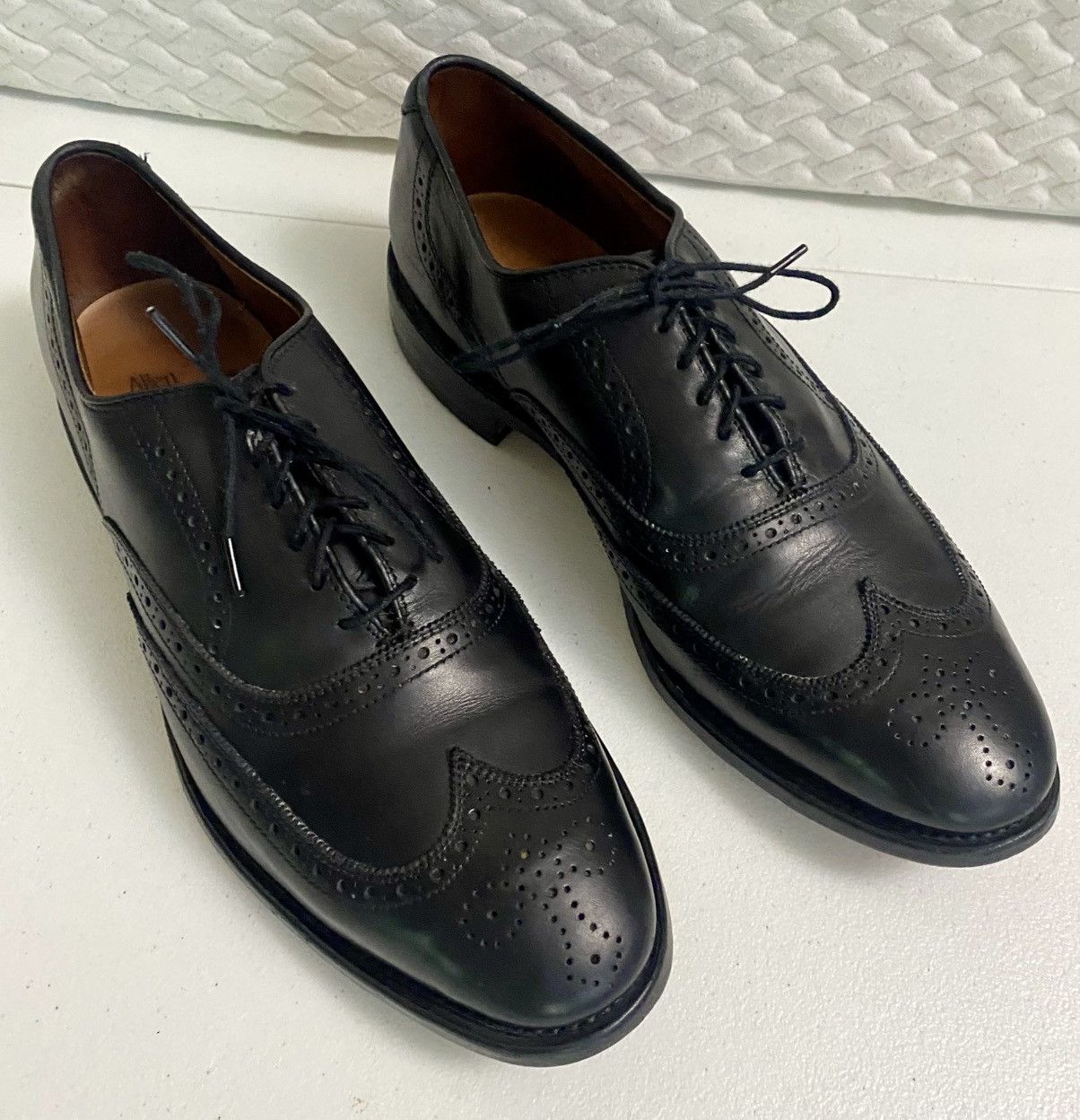 Allen Edmonds Allen Edmonds Chester 1903 Black Leather Wingtip Oxford 10 D Size US 10 / EU 43 - 7 Thumbnail