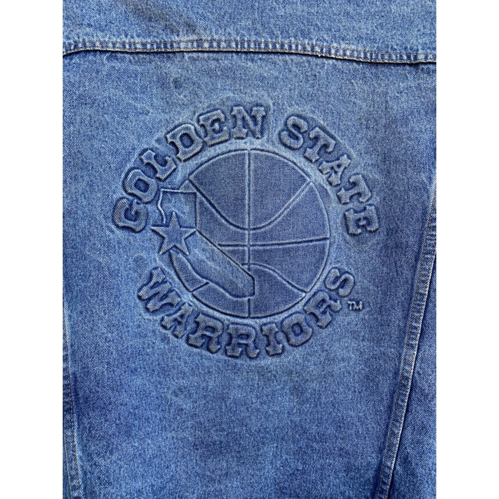 Vintage VINTAGE Golden State Warriors Embossed Denim Jacket Trucker Jean Made In USA Size L Size US 33 - 5 Thumbnail