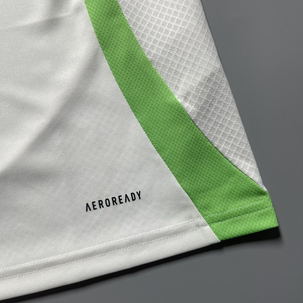 Adidas ALGERIA ADIDAS 2024 FOOTBALL SOCCER HOME JERSEY Size US S / EU 44-46 / 1 - 6 Thumbnail