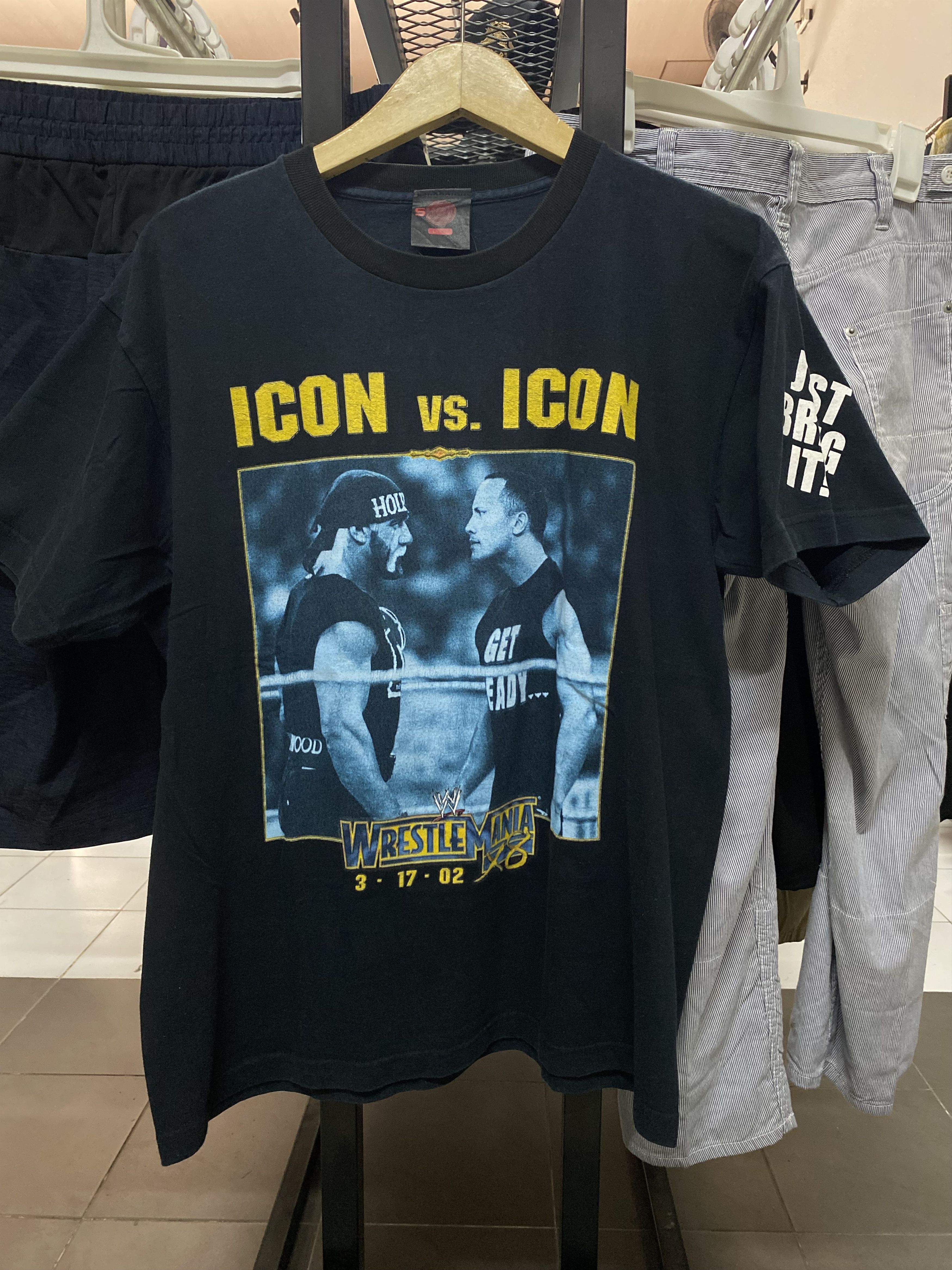 WWE HulkHogan vs TheRock T-shirt