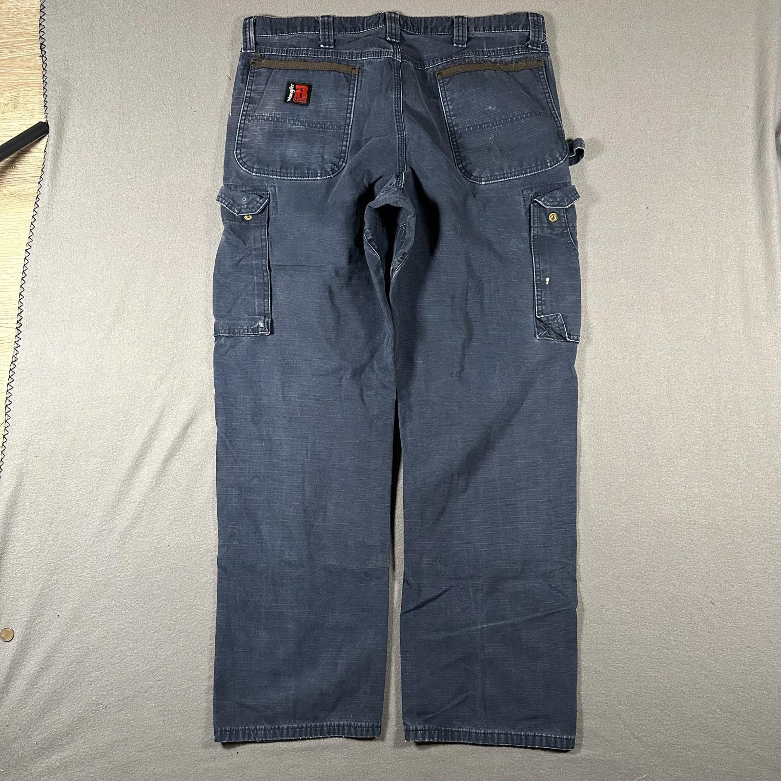 Wrangler Vintage Wrangler Men Cargo Pants 38 faded navy thrashed Size US 38 / EU 54 - 2 Thumbnail