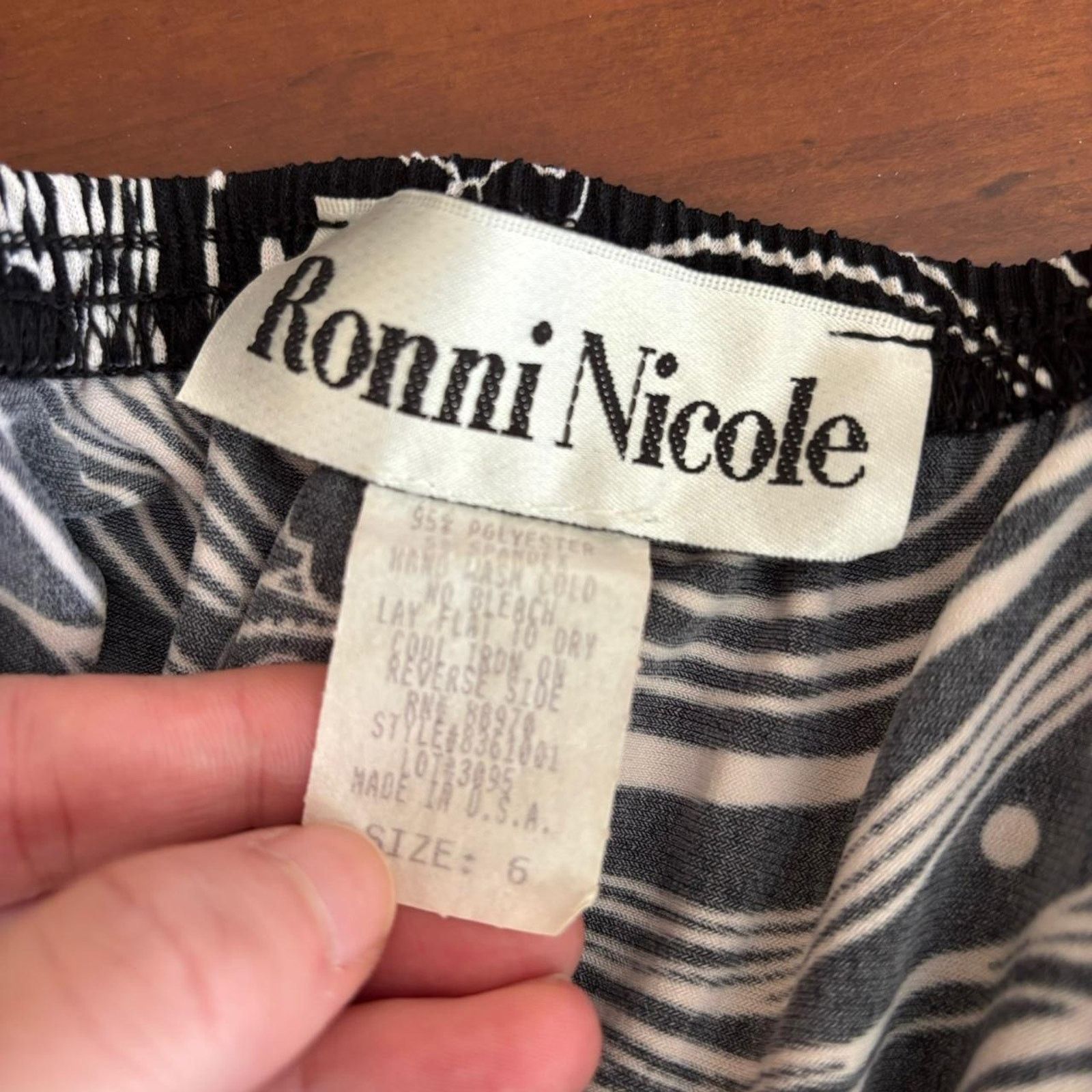 Vintage Vintage Y2K Ronni Nicole Black White Halter Dress 6 90s y2k Size M / US 6-8 / IT 42-44 - 8 Thumbnail