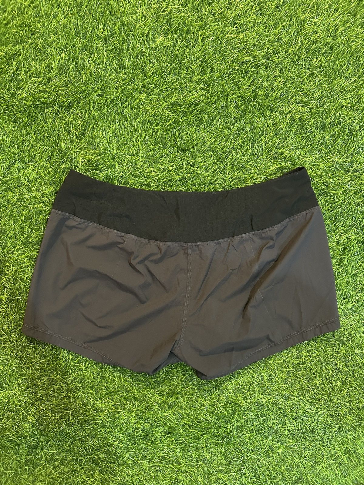 Arc'teryx Arcteryx womens shorts size medium Size 28" / US 6 / IT 42 - 2 Thumbnail