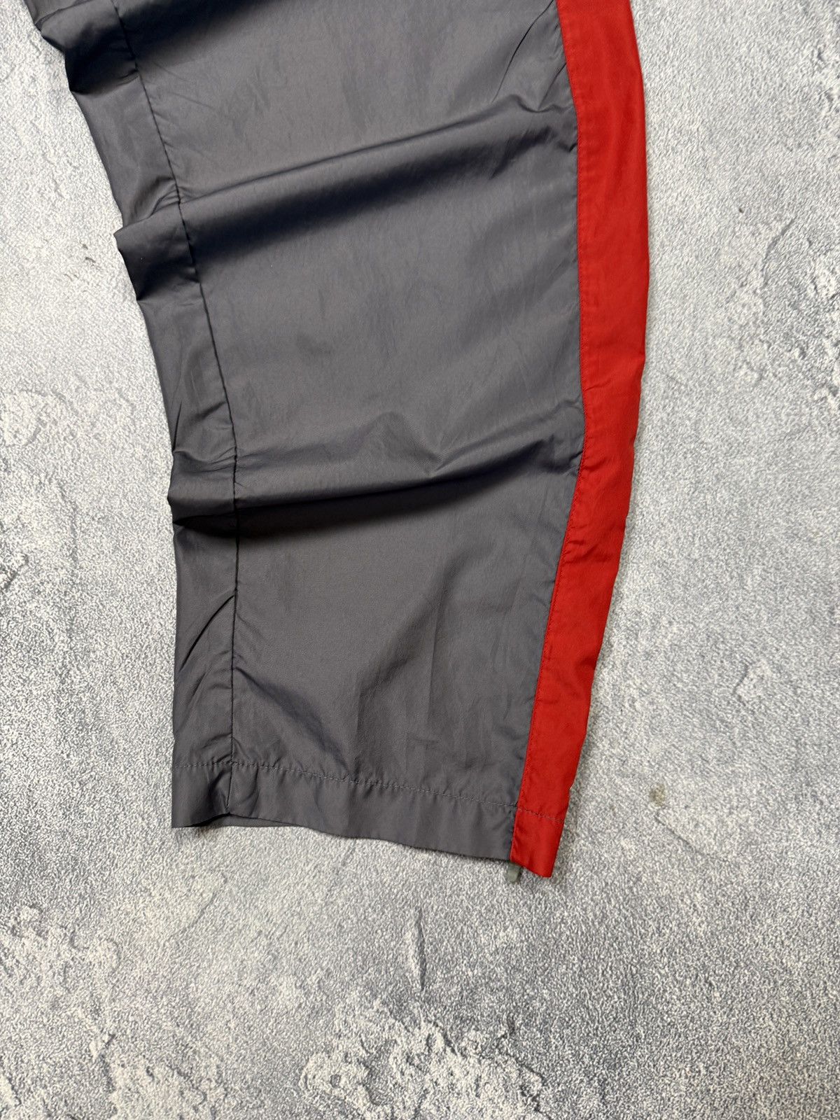 Nike Vintage Nike Track Pants Y2K Size US 36 / EU 52 - 4 Thumbnail